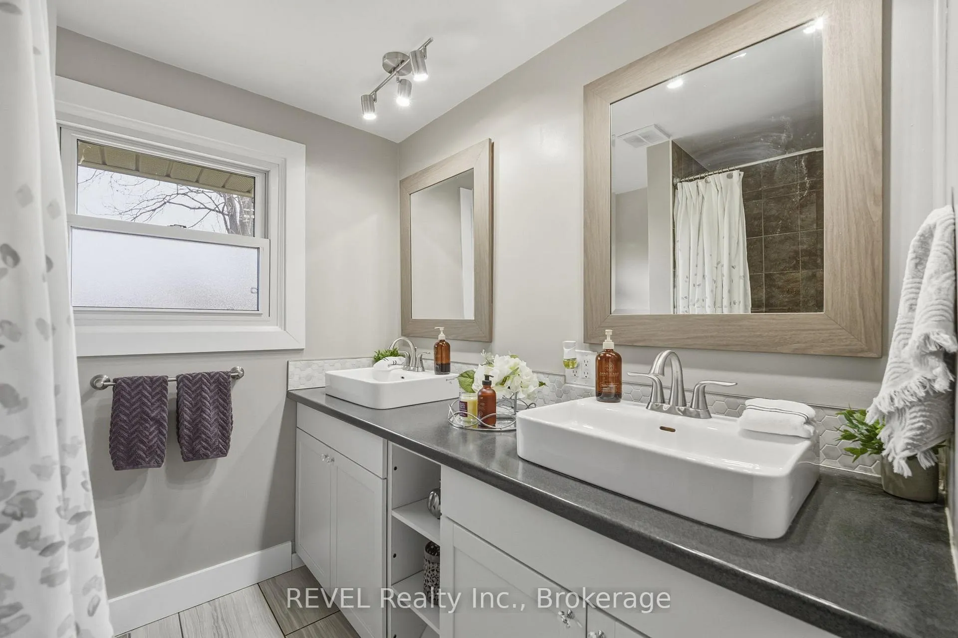 Photo 25 of 20 Bishops Road, St. Catharines, Vine/Linwell — HOMEH