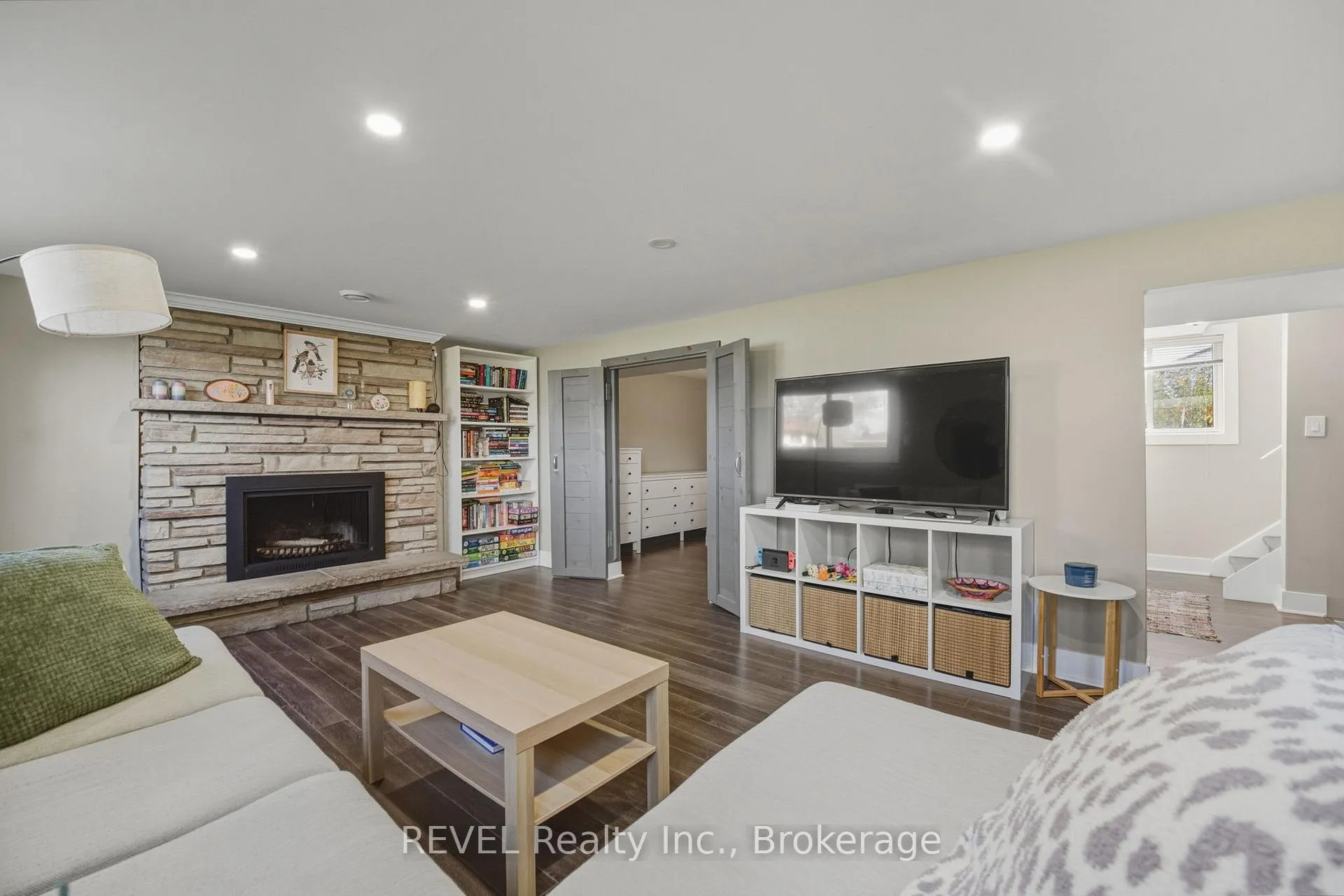 Photo 30 of 20 Bishops Road, St. Catharines, Vine/Linwell — HOMEH