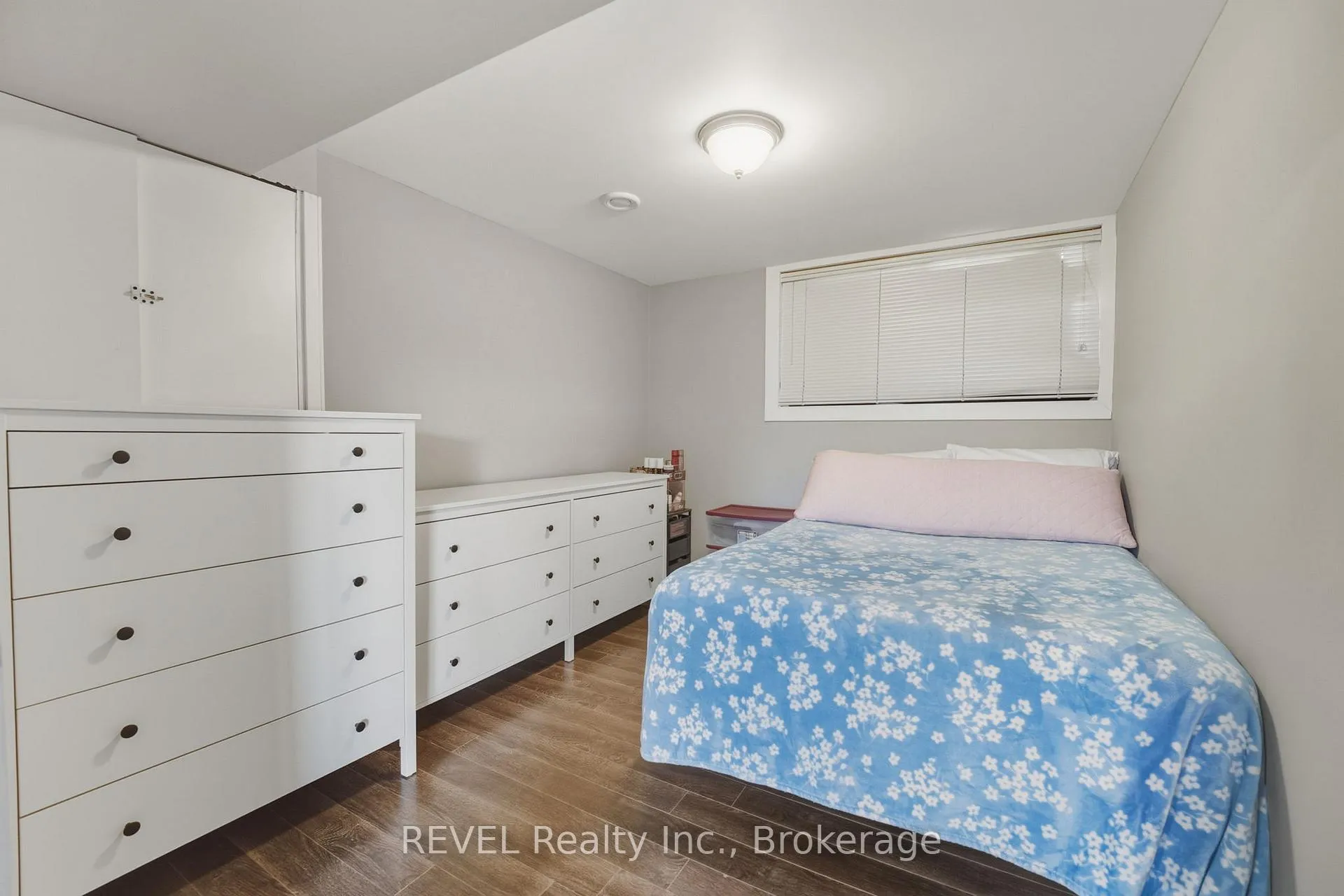 Photo 32 of 20 Bishops Road, St. Catharines, Vine/Linwell — HOMEH
