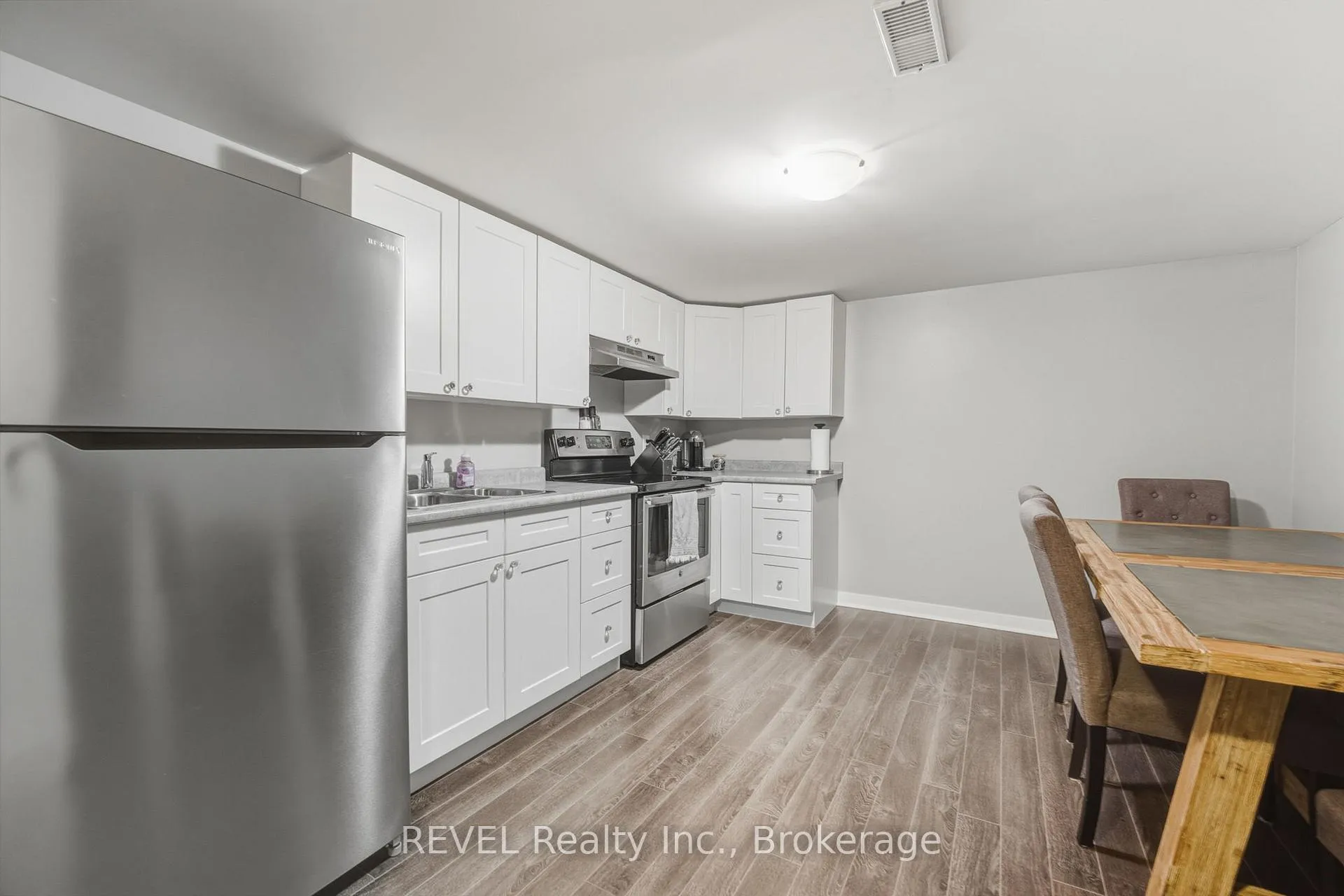 Photo 35 of 20 Bishops Road, St. Catharines, Vine/Linwell — HOMEH