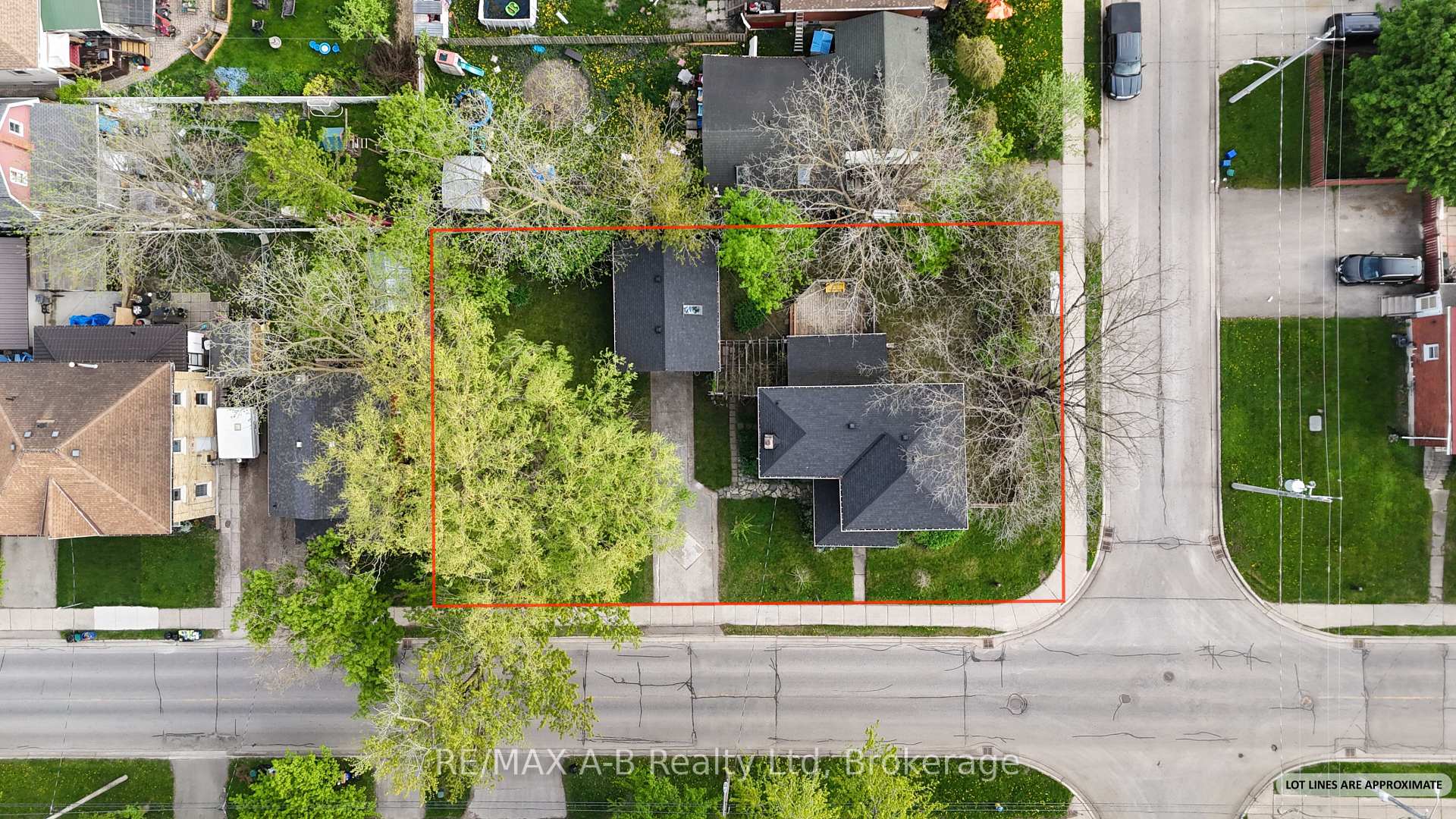Photo 2 of 258 Douro Street, Stratford — HOMEH