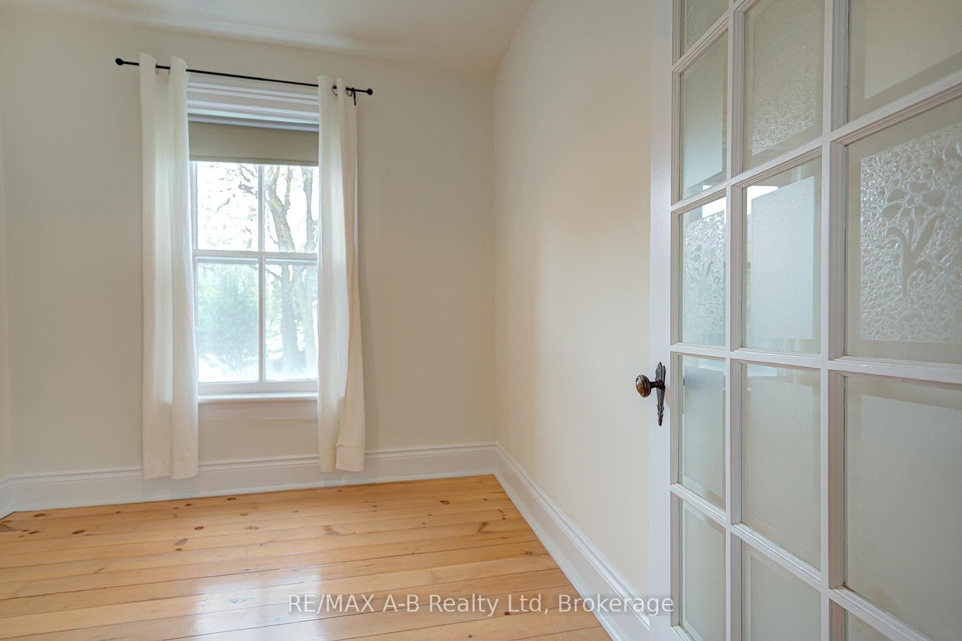 Photo 4 of 258 Douro Street, Stratford — HOMEH