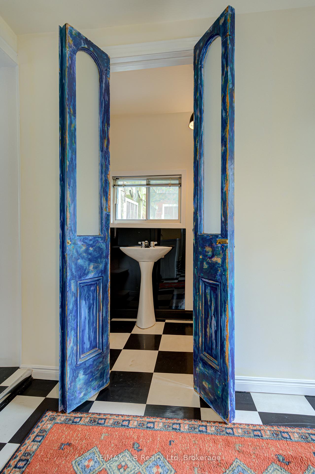 Photo 11 of 258 Douro Street, Stratford — HOMEH