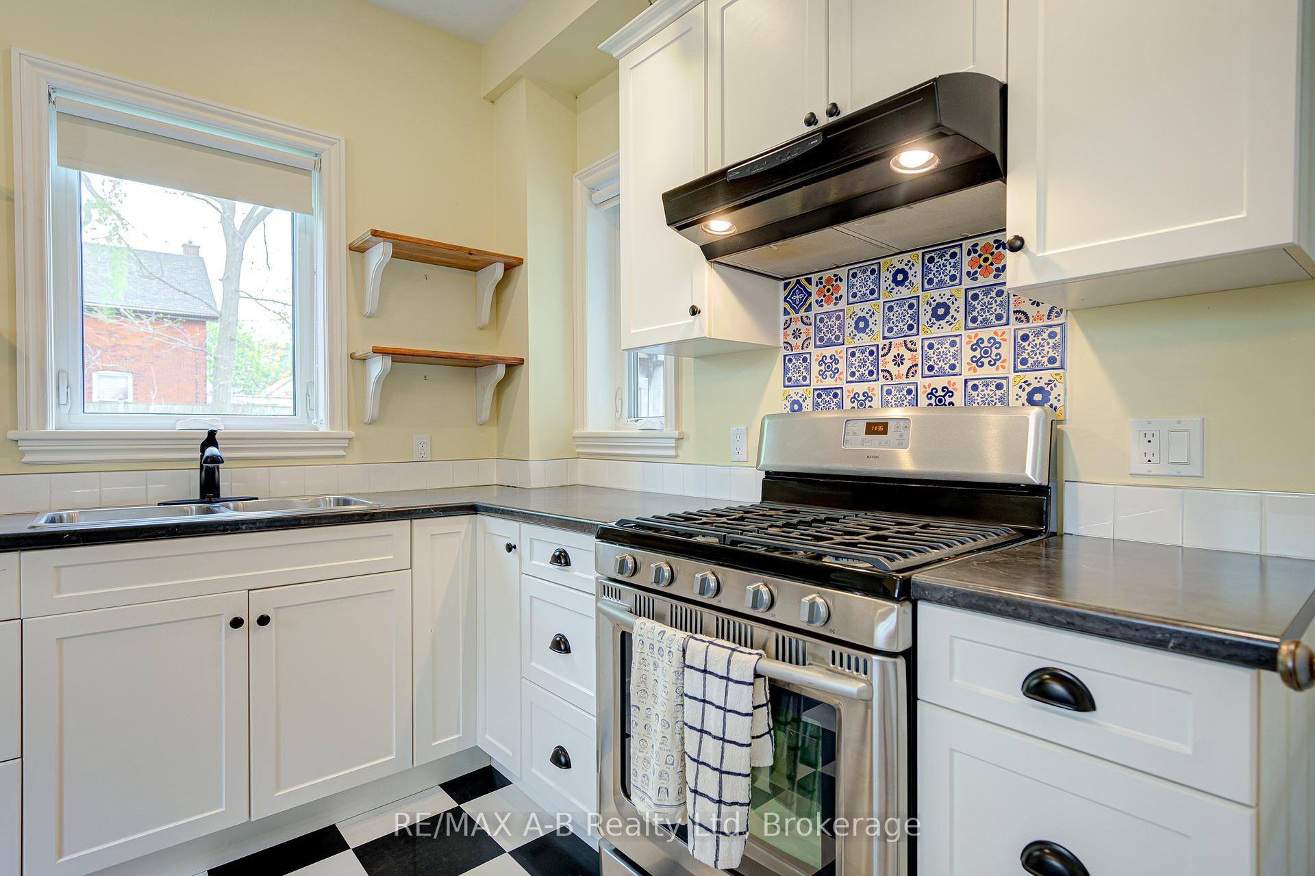 Photo 16 of 258 Douro Street, Stratford — HOMEH