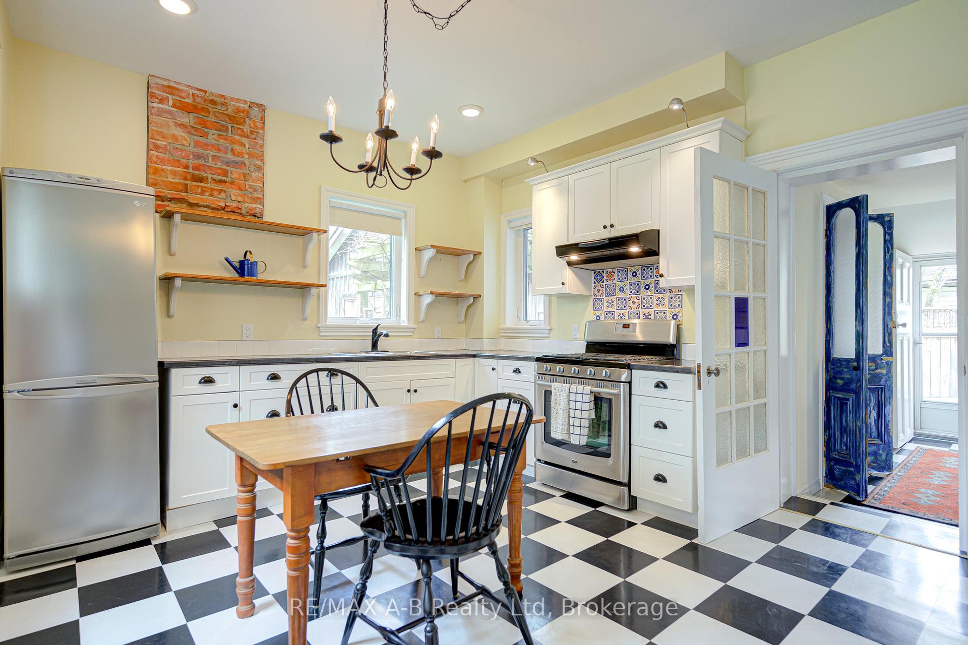 Photo 19 of 258 Douro Street, Stratford — HOMEH