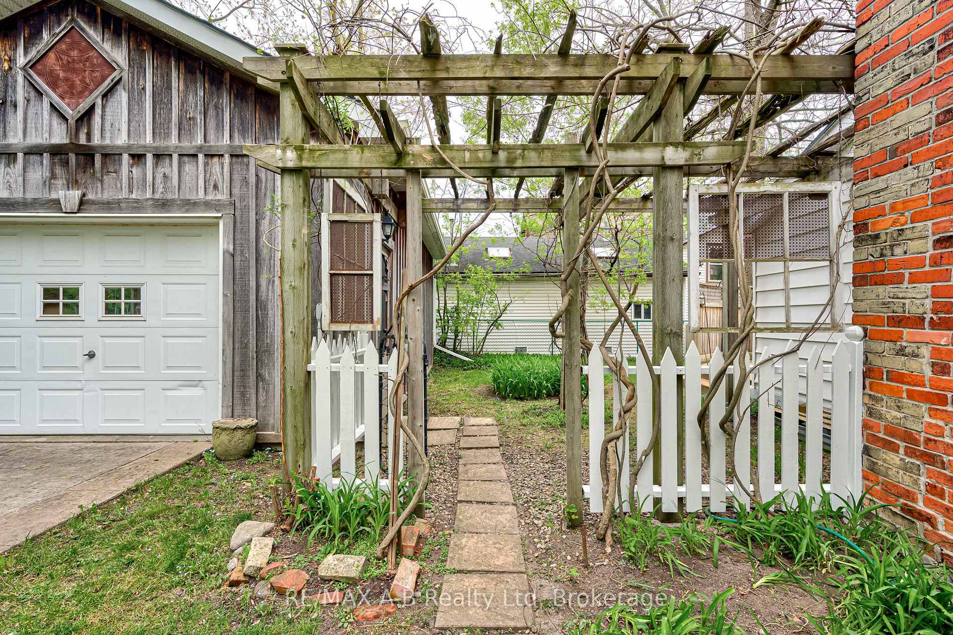 Photo 35 of 258 Douro Street, Stratford — HOMEH