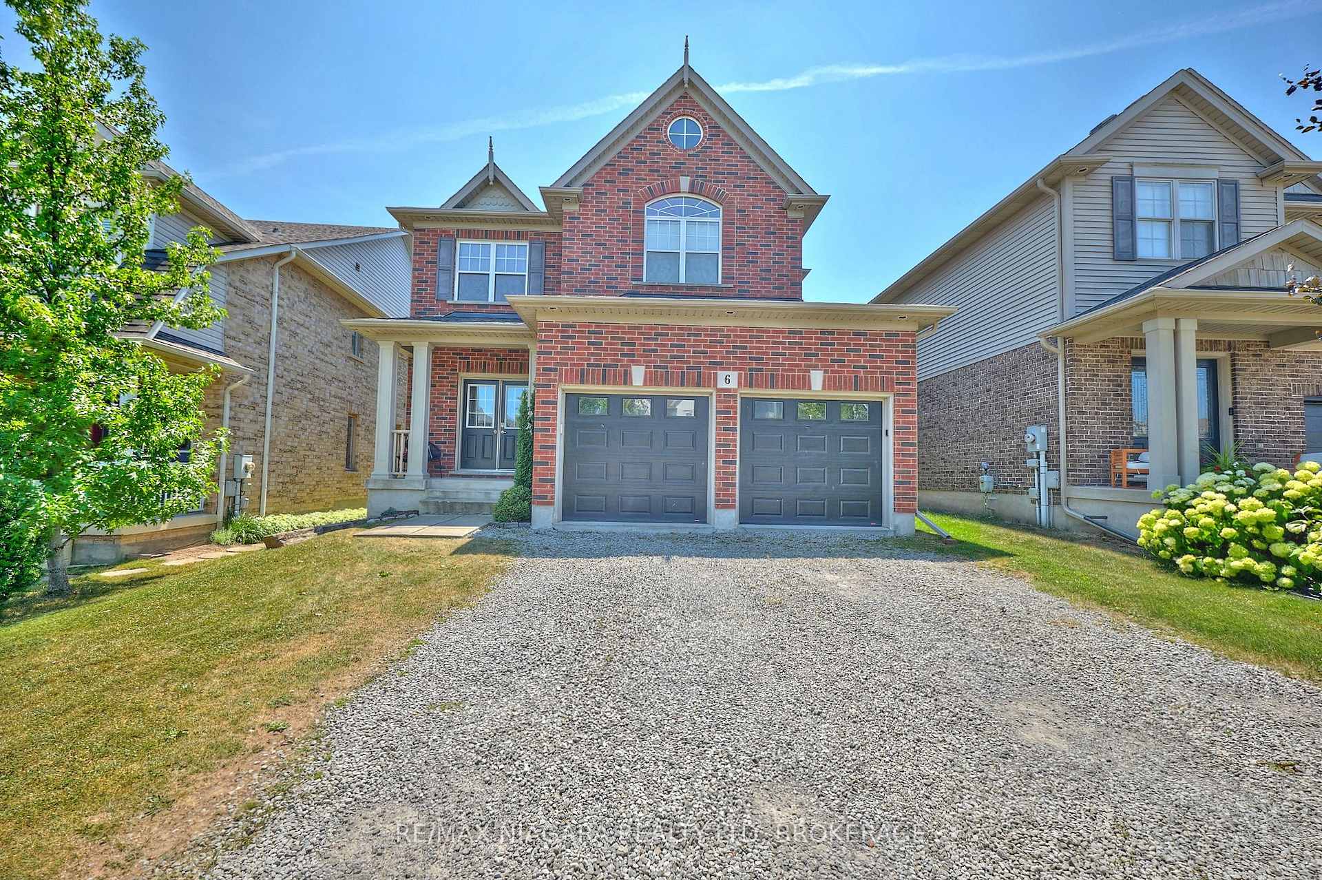 Photo 2 of 6 Alex Grant Place, St. Catharines, Secord Woods — HOMEH