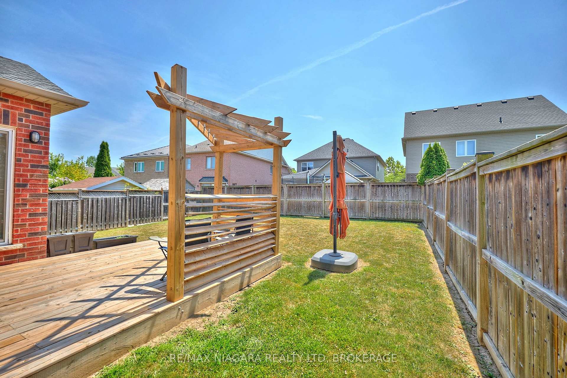 Photo 4 of 6 Alex Grant Place, St. Catharines, Secord Woods — HOMEH