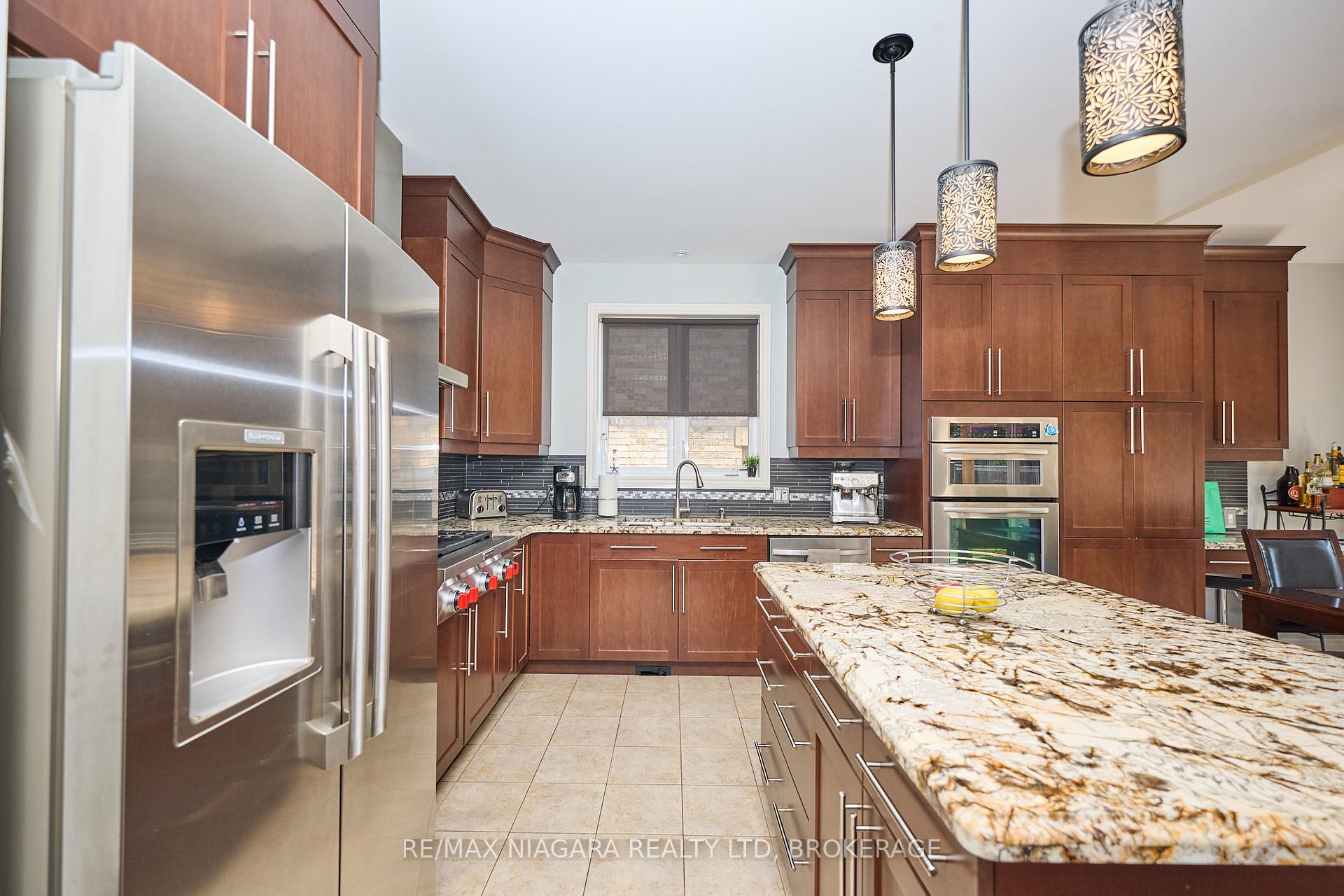 Photo 12 of 6 Alex Grant Place, St. Catharines, Secord Woods — HOMEH