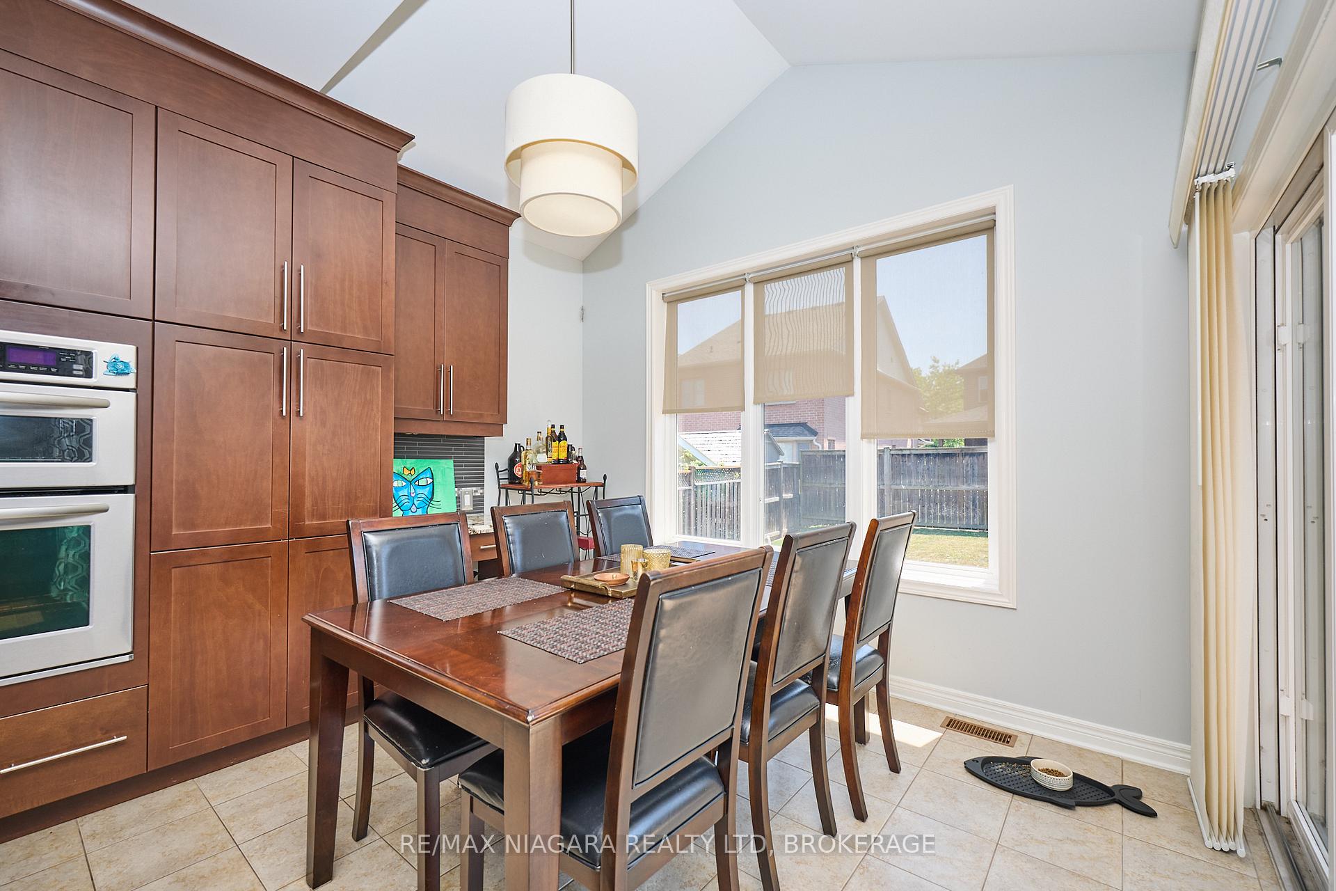 Photo 15 of 6 Alex Grant Place, St. Catharines, Secord Woods — HOMEH
