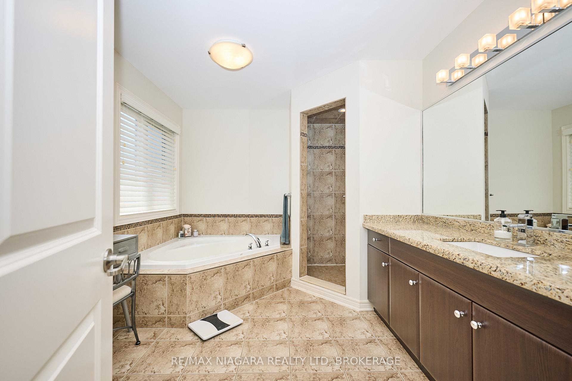 Photo 25 of 6 Alex Grant Place, St. Catharines, Secord Woods — HOMEH