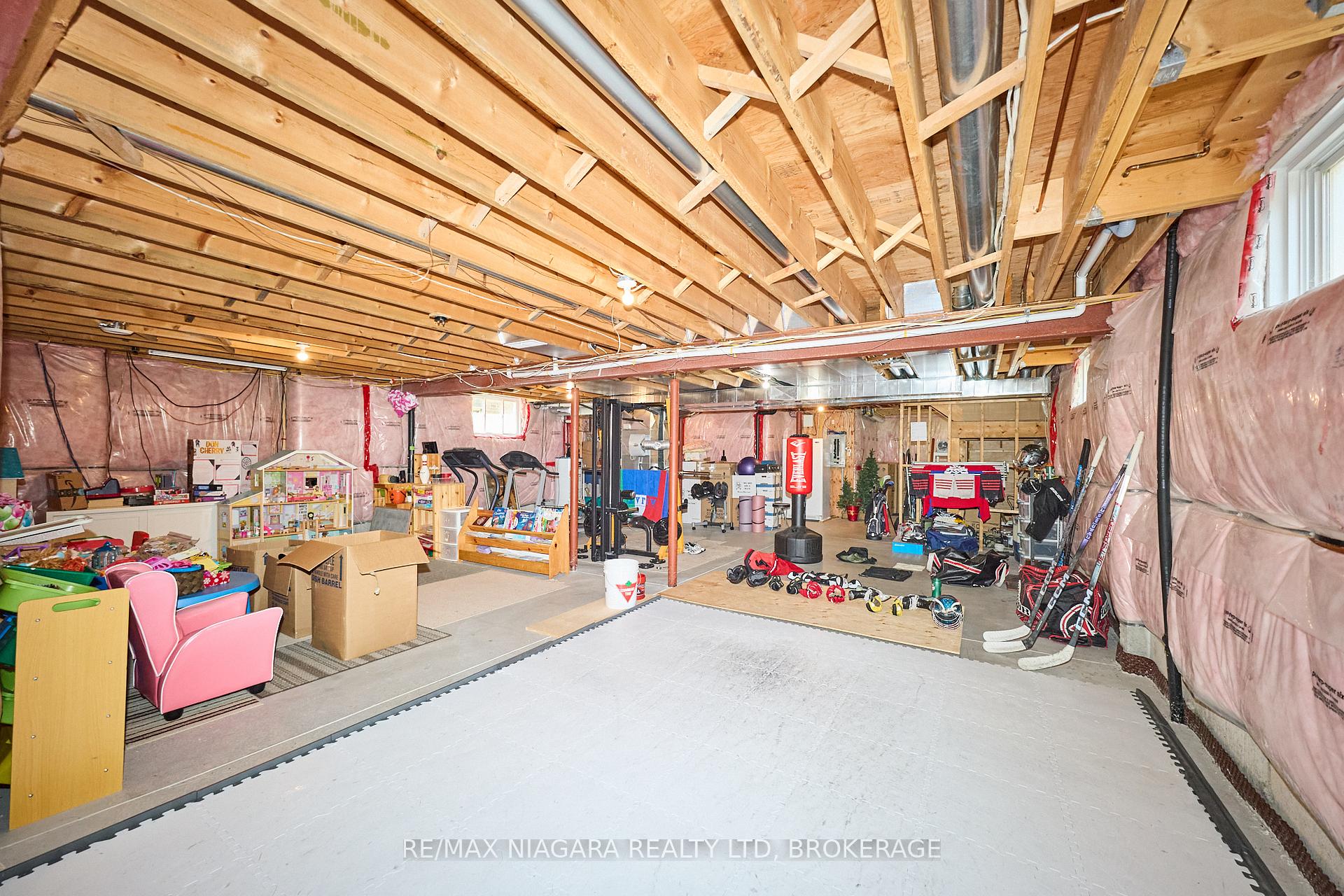 Photo 36 of 6 Alex Grant Place, St. Catharines, Secord Woods — HOMEH