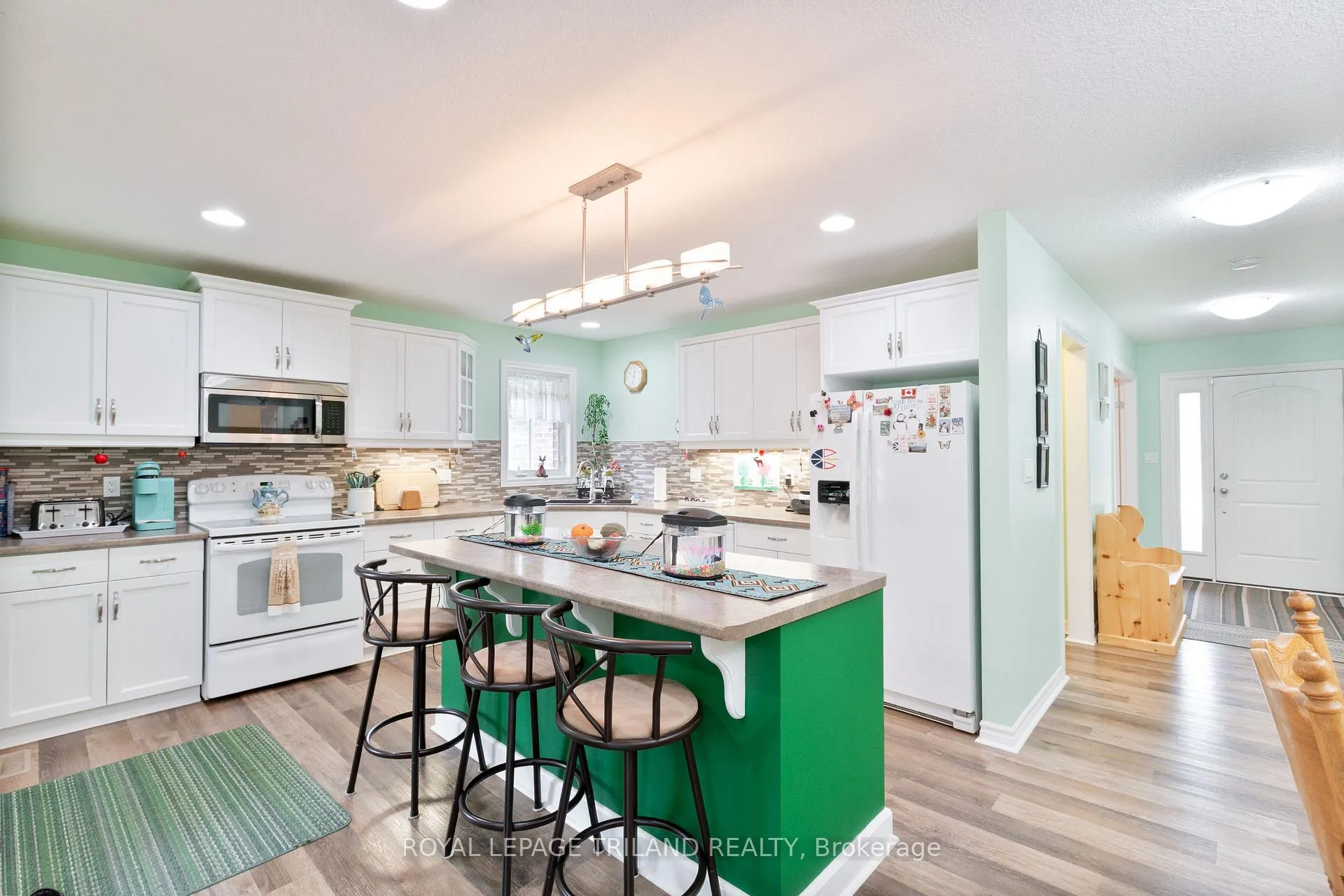 Photo 12 of 78 Westlake Drive, St. Thomas — HOMEH