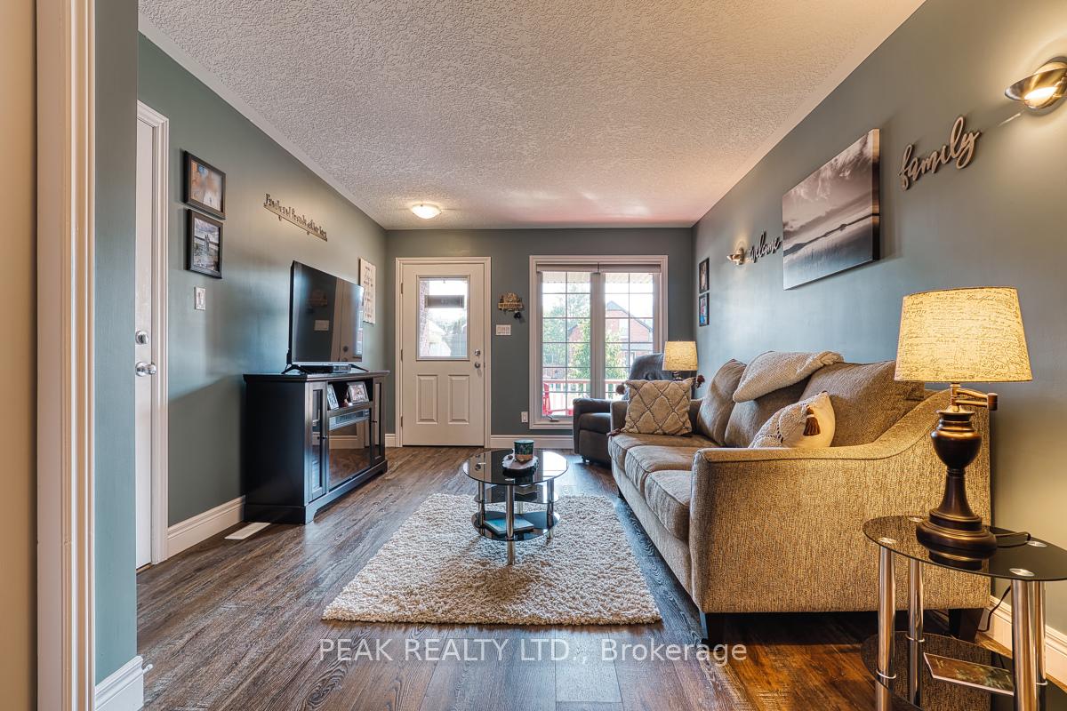 Photo 6 of 22 College Street, Stratford — HOMEH