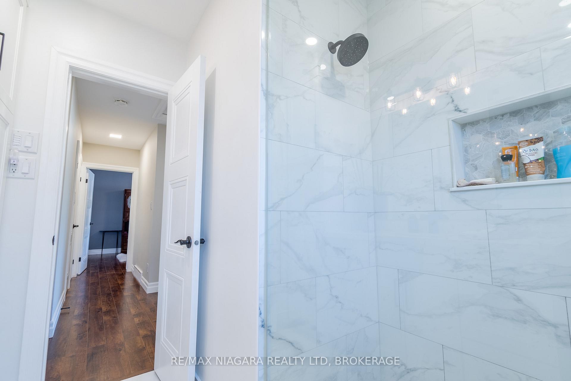 Photo 14 of 679 Niagara Street, St. Catharines, Vine/Linwell — HOMEH