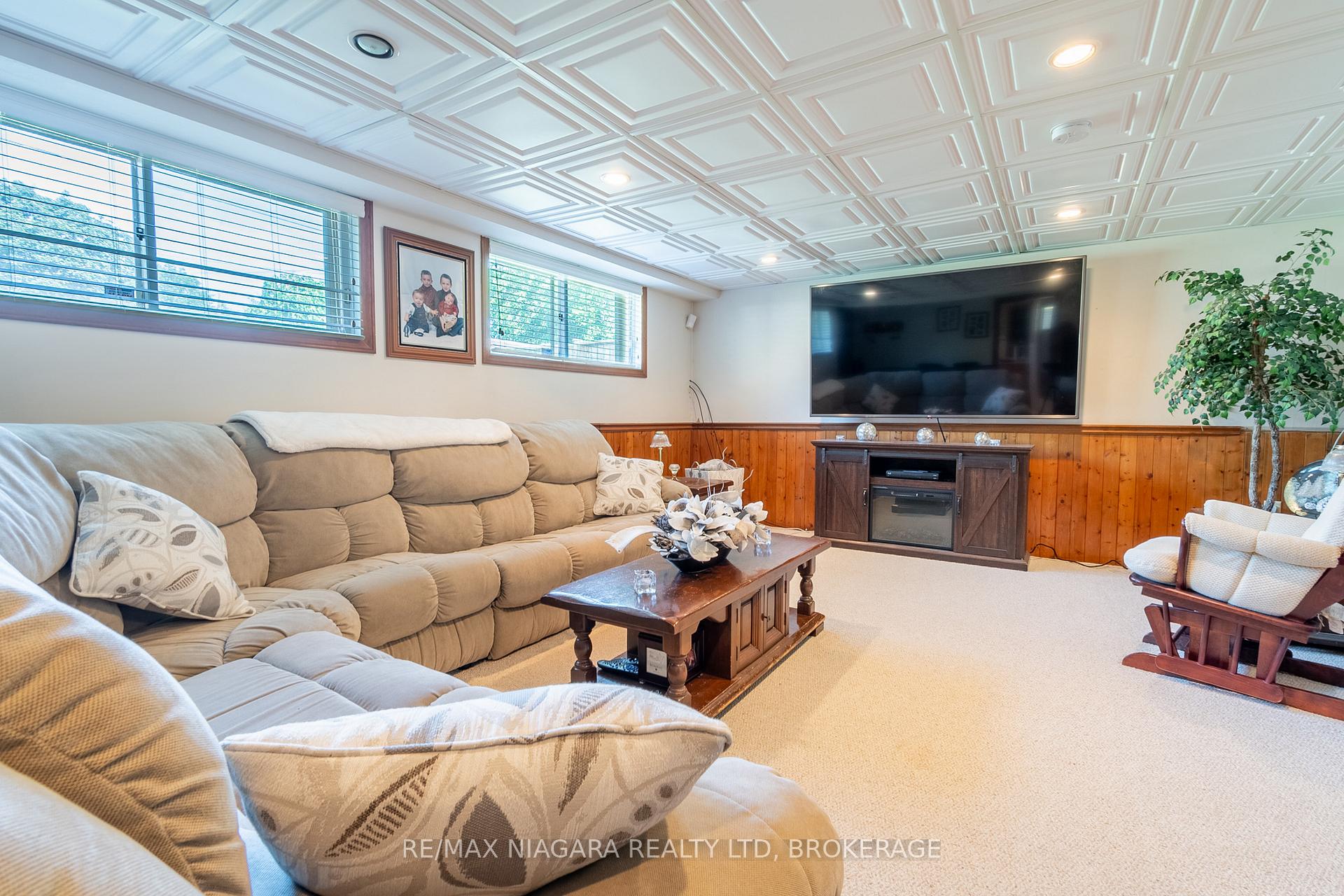 Photo 15 of 679 Niagara Street, St. Catharines, Vine/Linwell — HOMEH