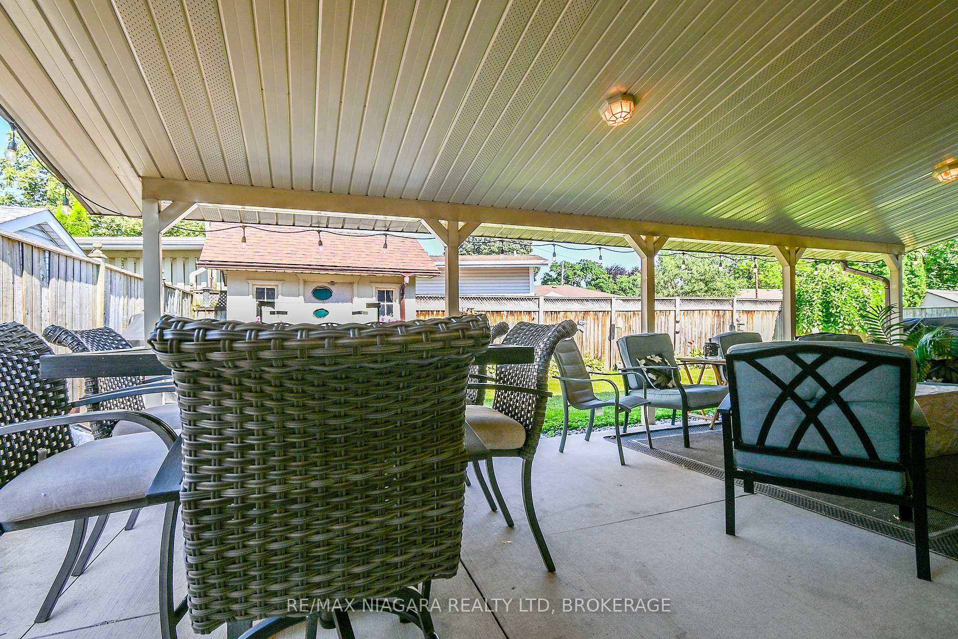 Photo 24 of 679 Niagara Street, St. Catharines, Vine/Linwell — HOMEH