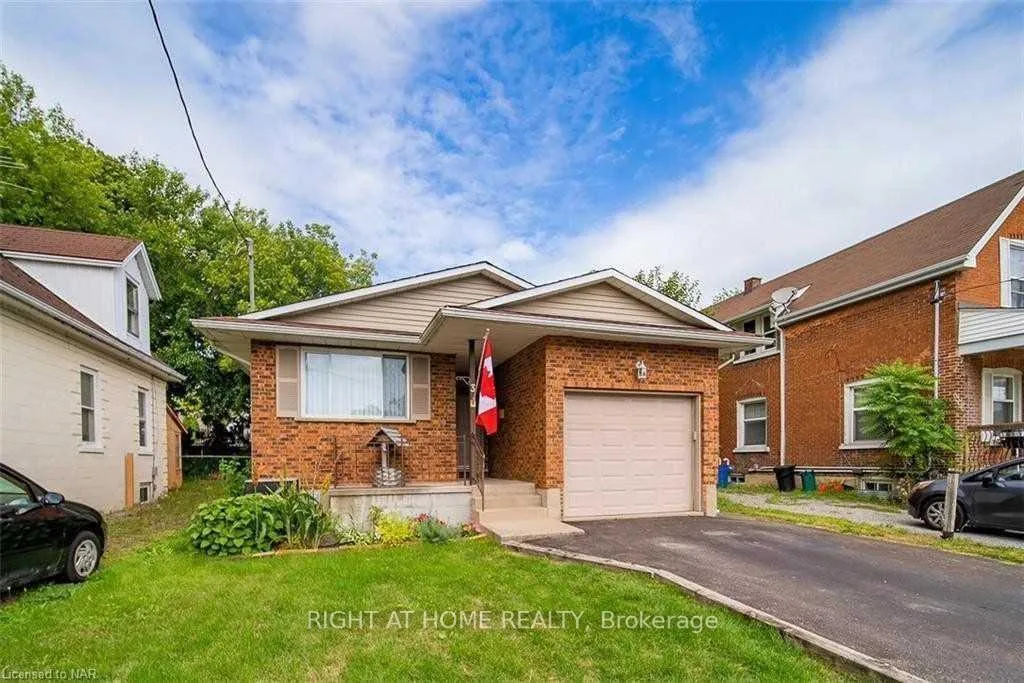 Photo 3 of Unit Main Fl, 3 Herrick Avenue, St. Catharines, E. Chester — HOMEH