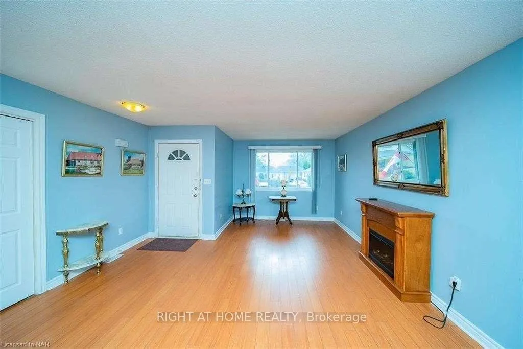 Photo 7 of Unit Main Fl, 3 Herrick Avenue, St. Catharines, E. Chester — HOMEH