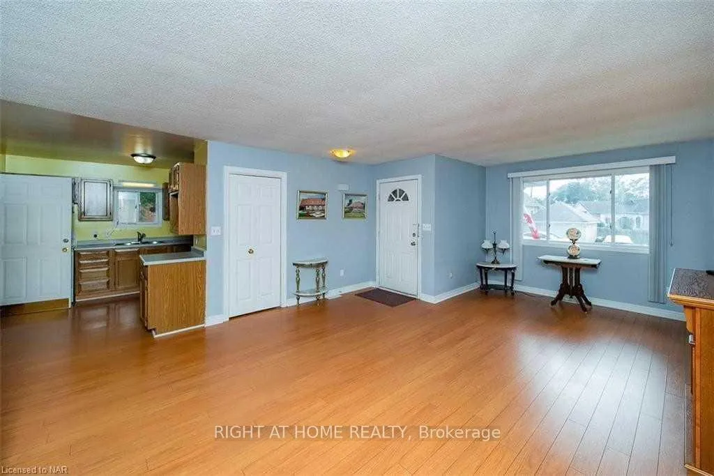 Photo 8 of Unit Main Fl, 3 Herrick Avenue, St. Catharines, E. Chester — HOMEH