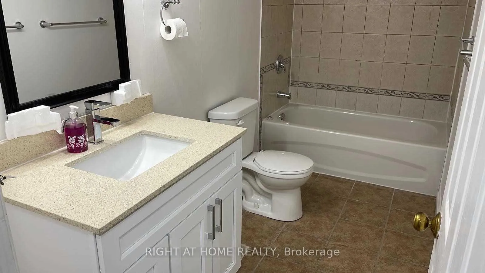 Photo 16 of Unit Main Fl, 3 Herrick Avenue, St. Catharines, E. Chester — HOMEH