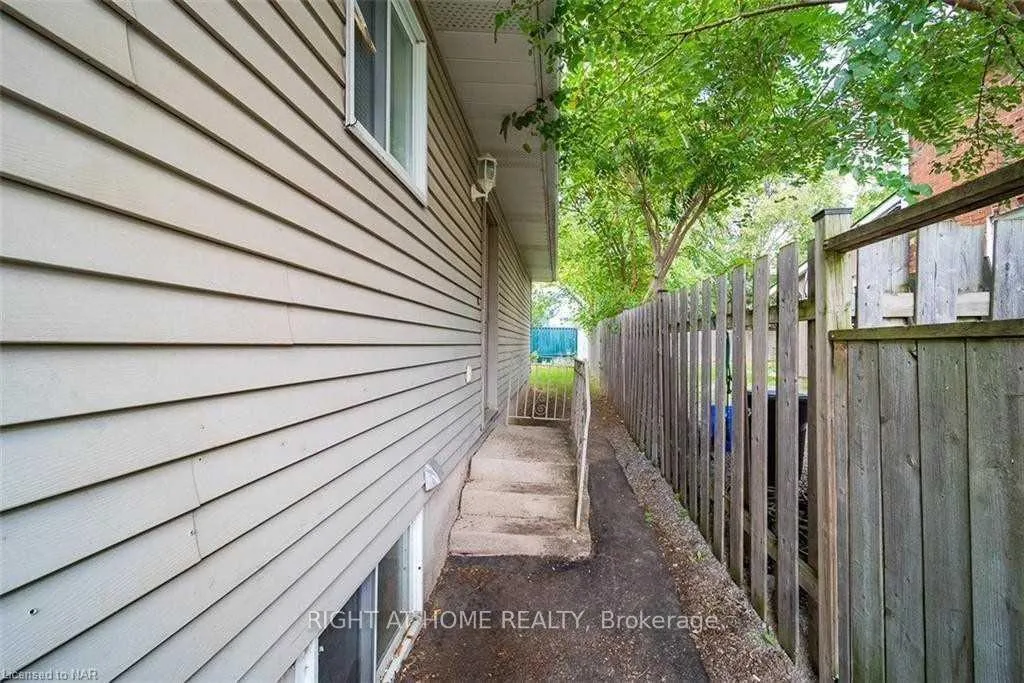 Photo 19 of Unit Main Fl, 3 Herrick Avenue, St. Catharines, E. Chester — HOMEH