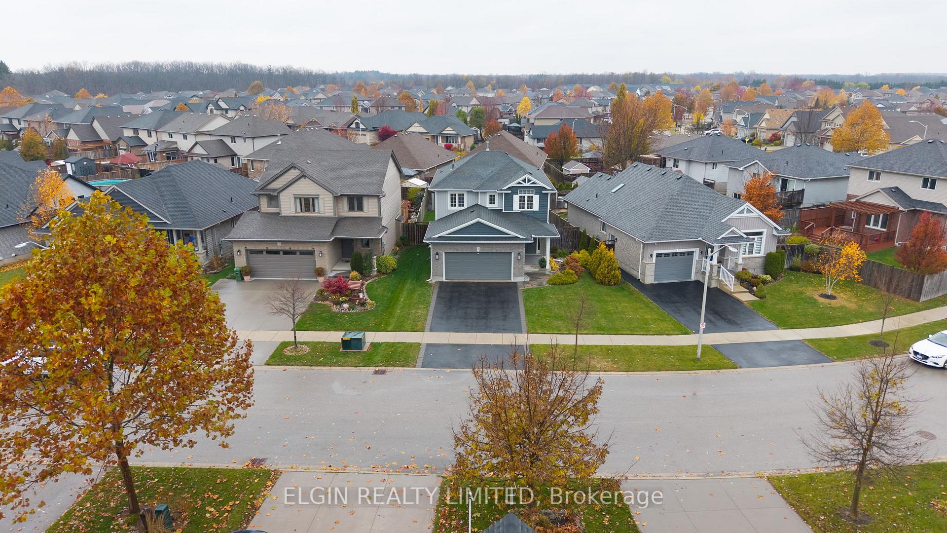 Photo 2 of 3 Deerfield Court, St. Thomas — HOMEH
