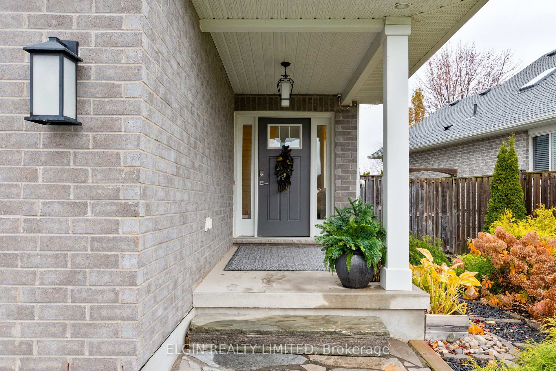 Photo 4 of 3 Deerfield Court, St. Thomas — HOMEH