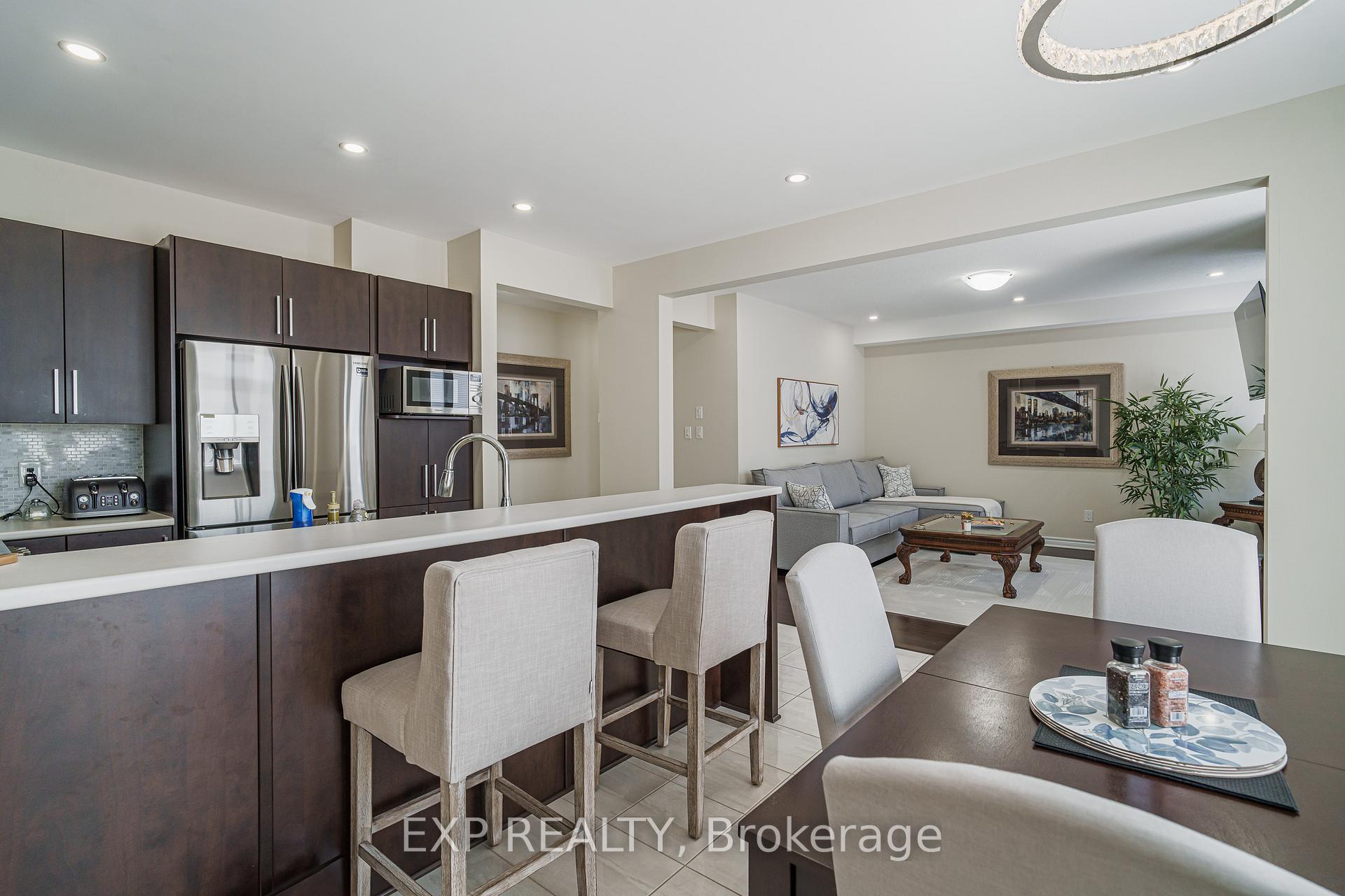 Photo 4 of 628 Eagle Crest Heights, Ottawa, Stittsville (North) — HOMEH