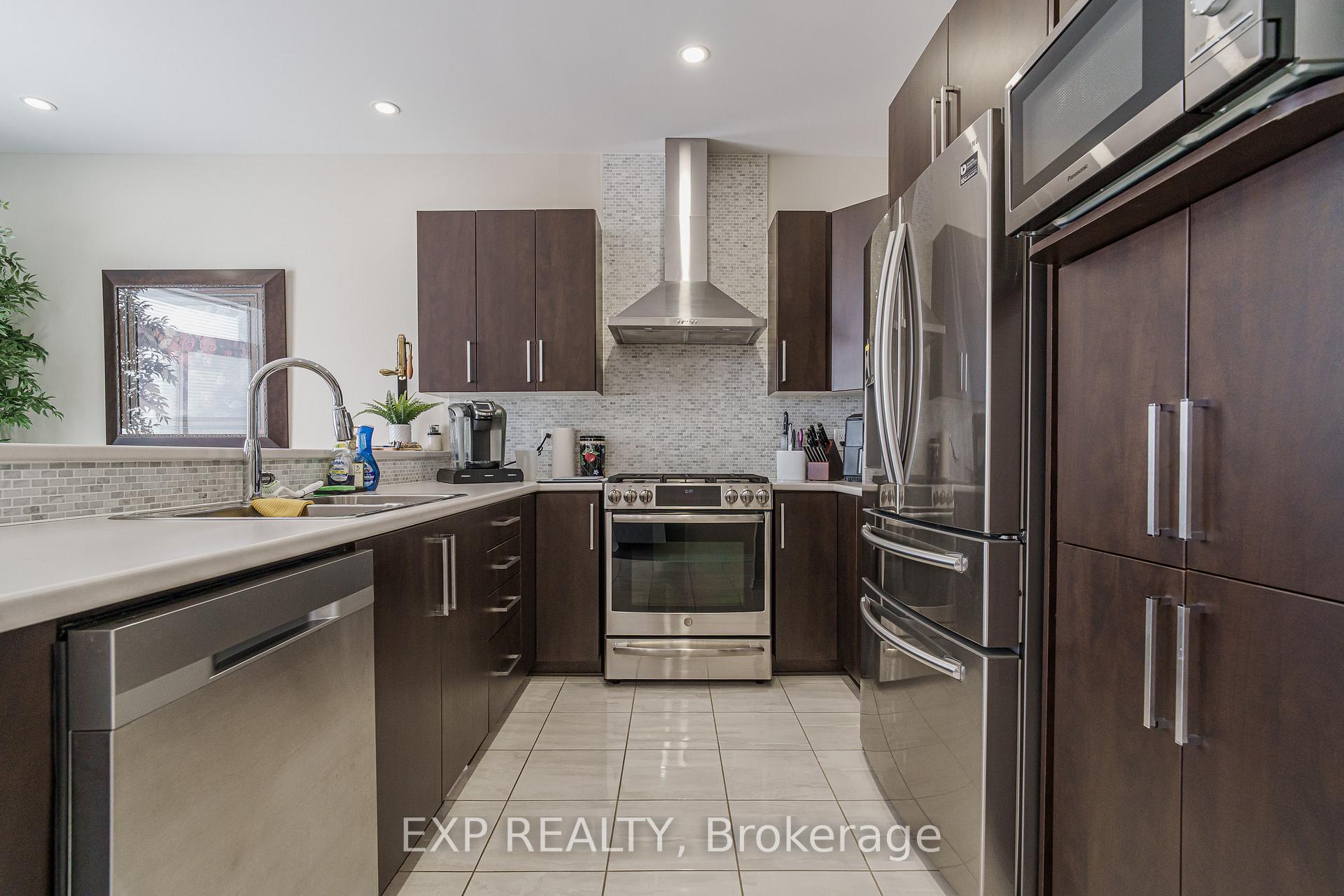 Photo 5 of 628 Eagle Crest Heights, Ottawa, Stittsville (North) — HOMEH