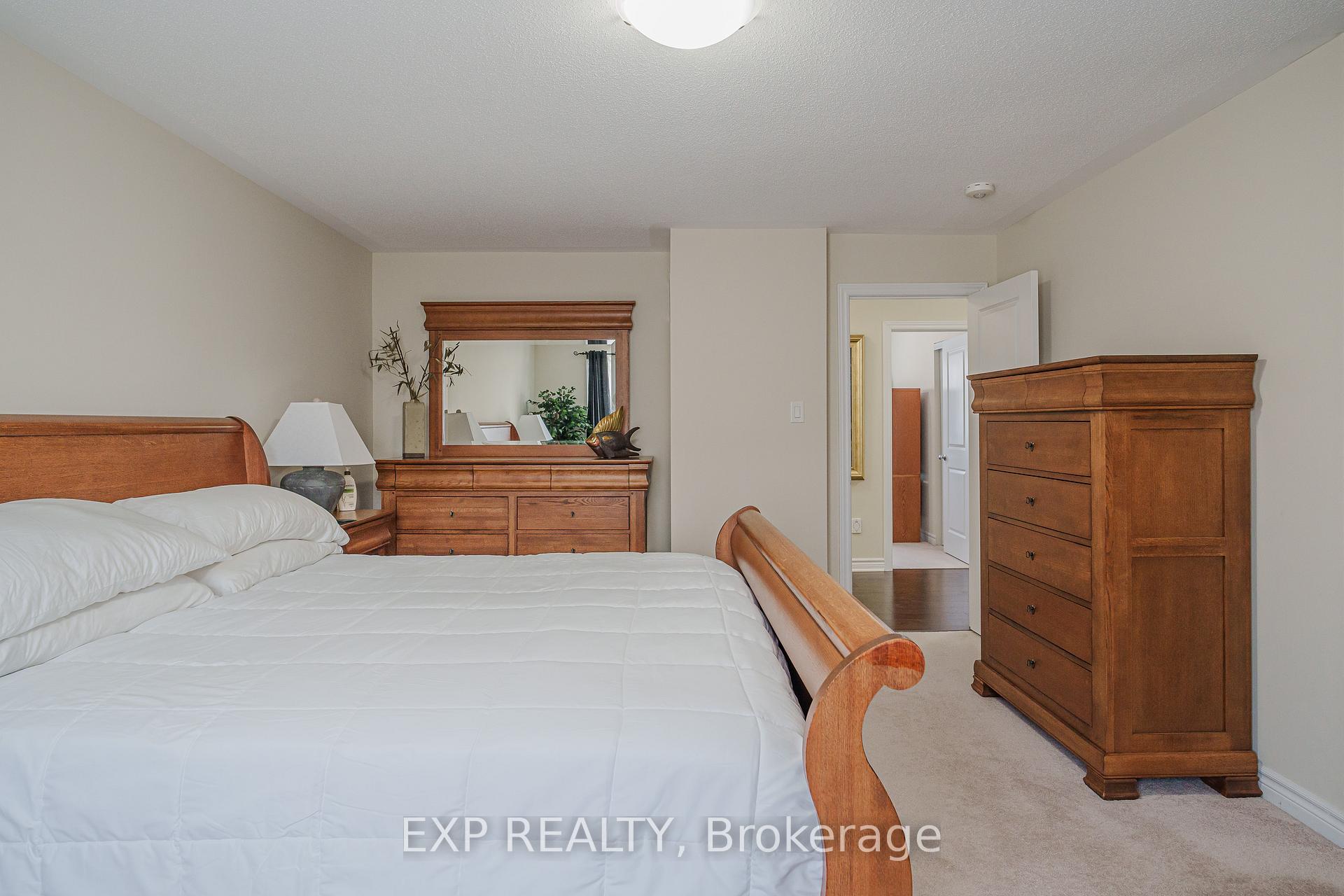 Photo 10 of 628 Eagle Crest Heights, Ottawa, Stittsville (North) — HOMEH