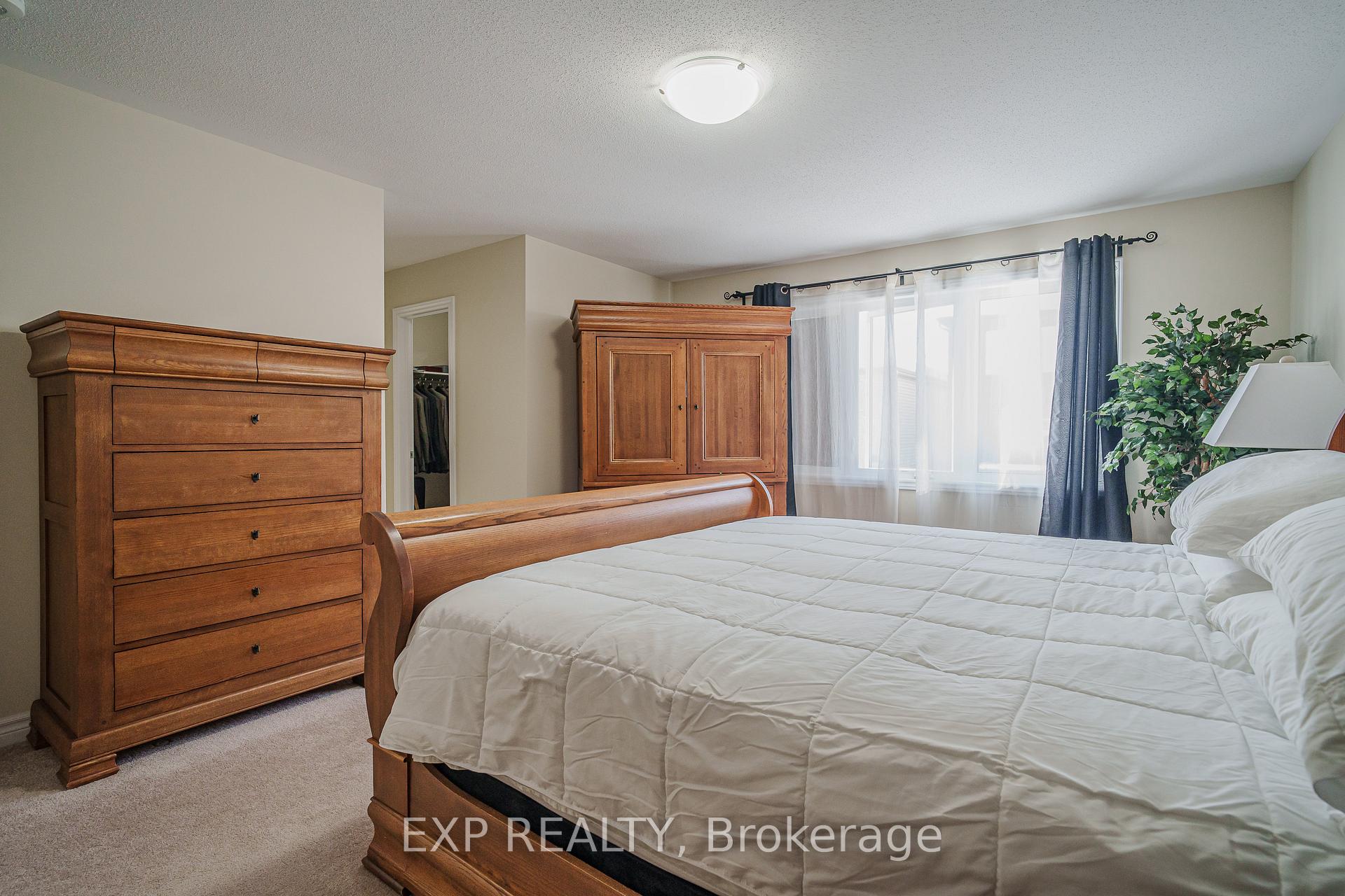 Photo 11 of 628 Eagle Crest Heights, Ottawa, Stittsville (North) — HOMEH
