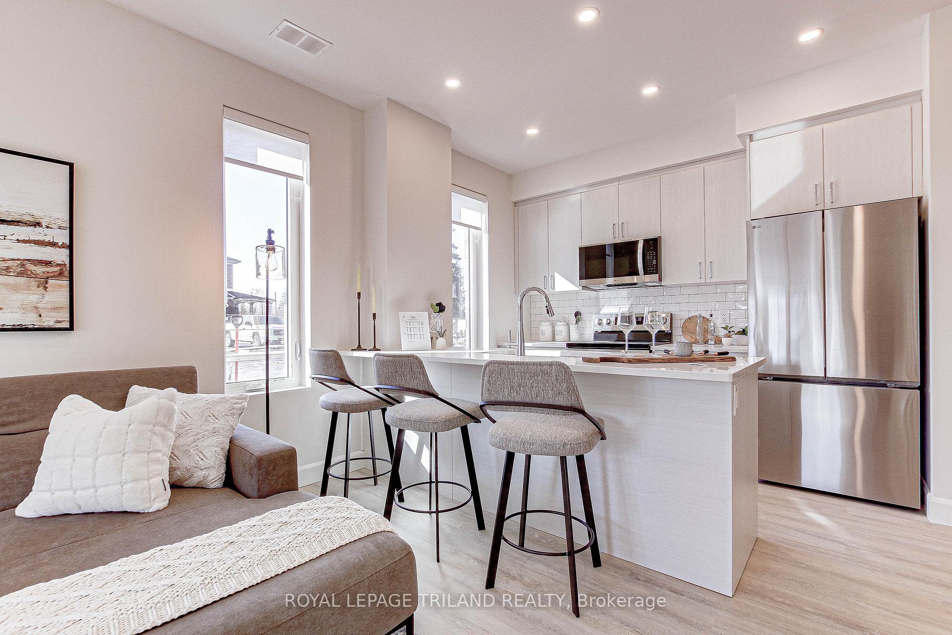 Photo 4 of Unit 203, 75 Walnut Street, St. Thomas — HOMEH