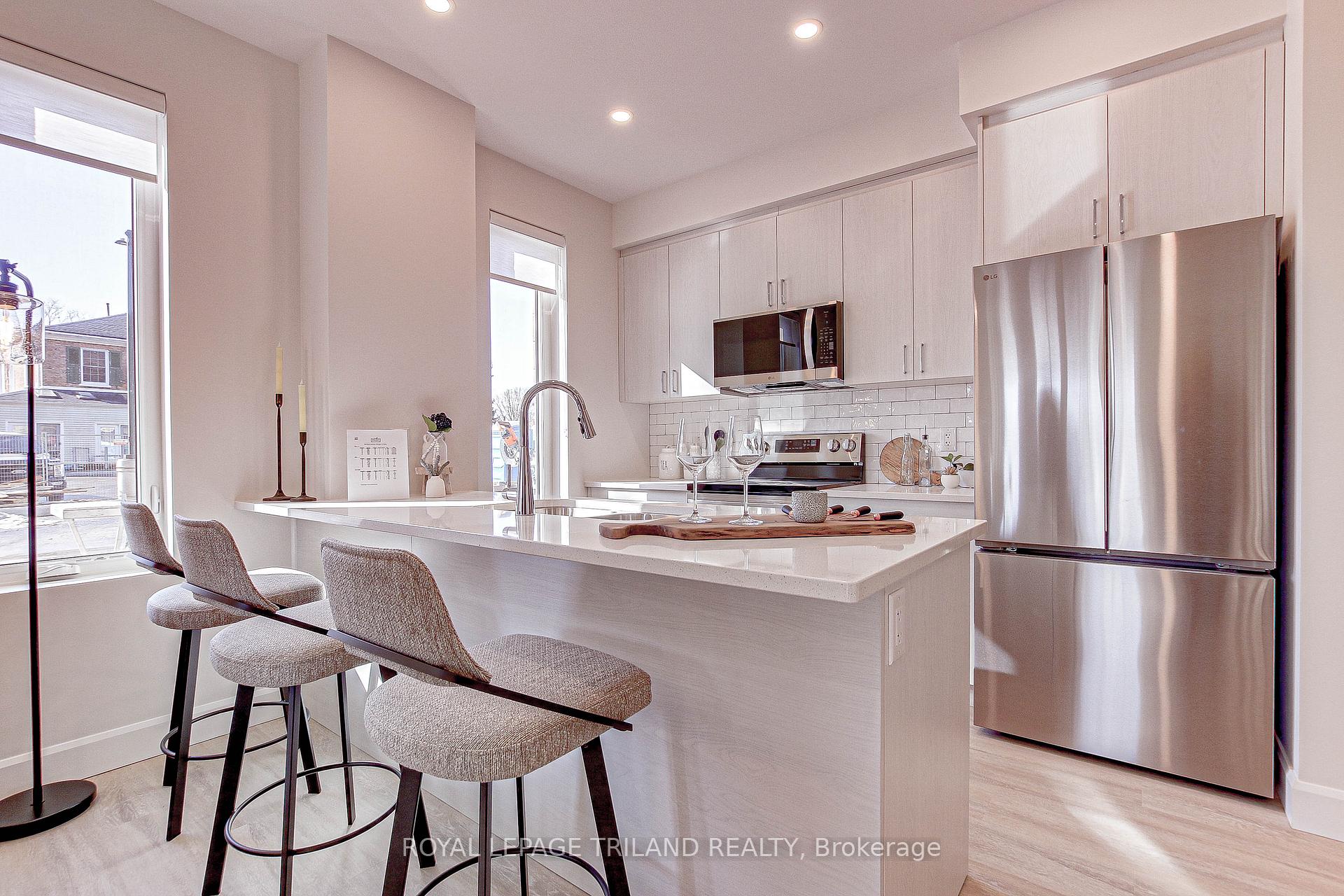 Photo 9 of Unit 203, 75 Walnut Street, St. Thomas — HOMEH