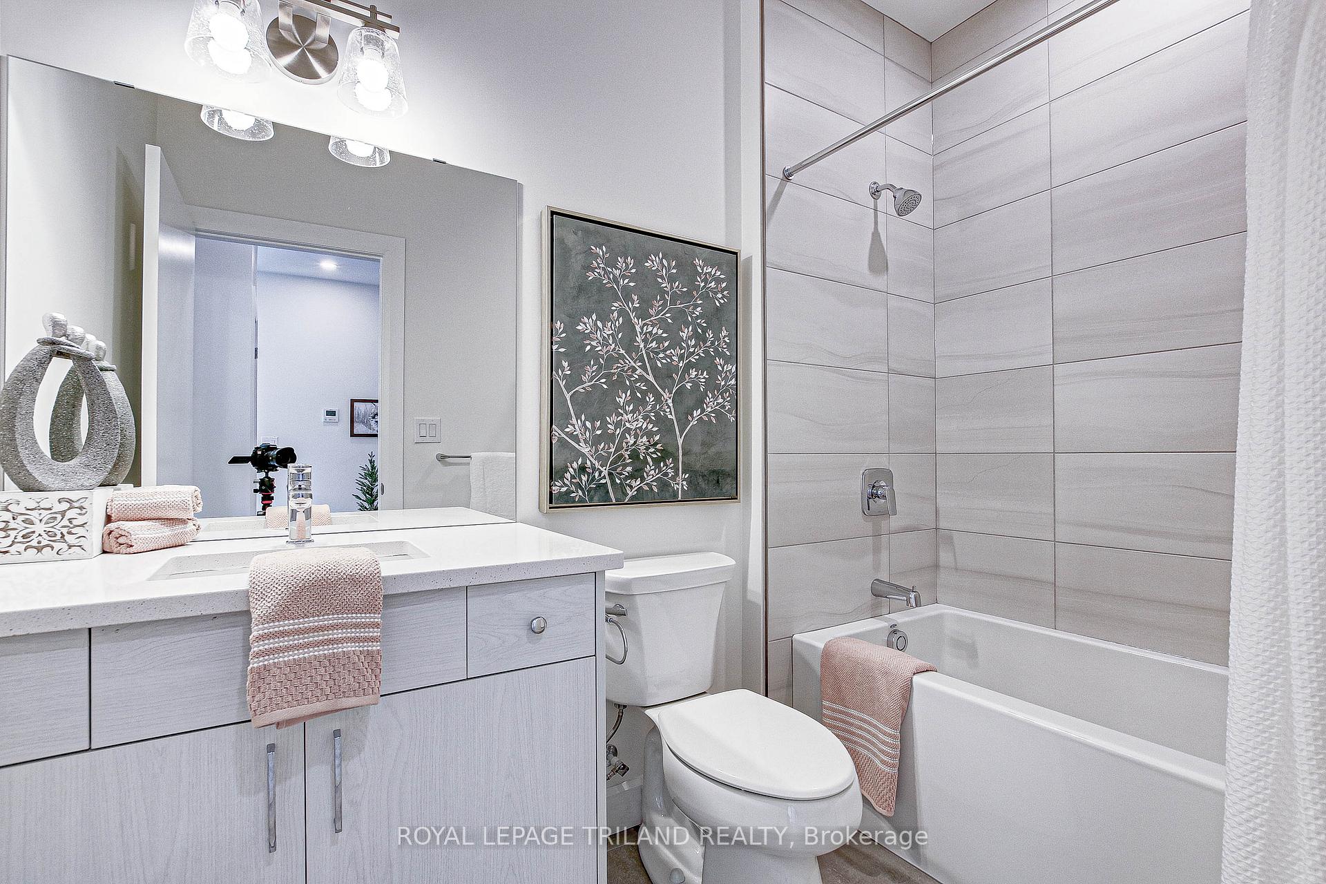 Photo 13 of Unit 203, 75 Walnut Street, St. Thomas — HOMEH
