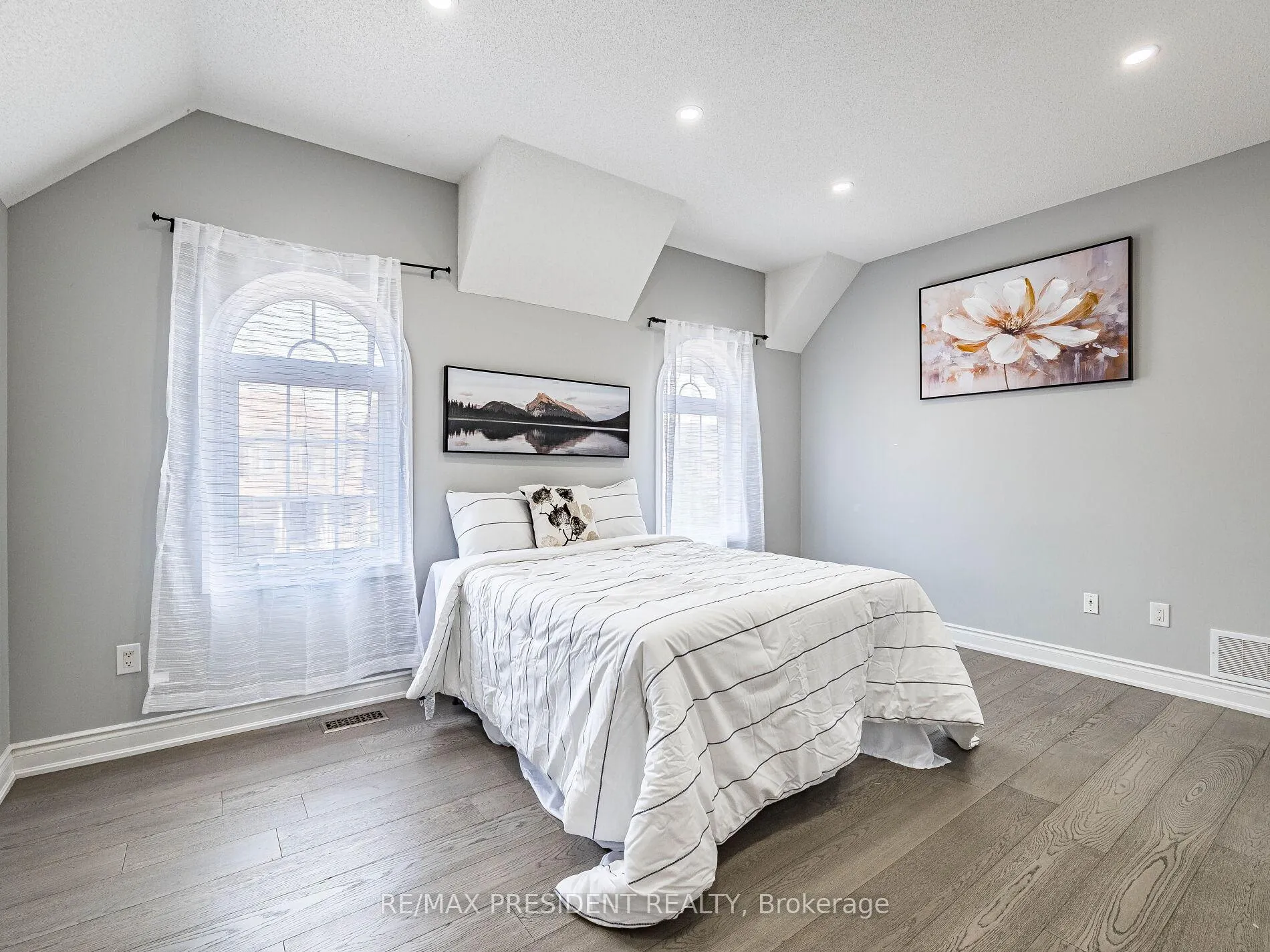 Photo 225 of 20 Monabelle Crescent, Brampton, Vales of Castlemore North — HOMEH