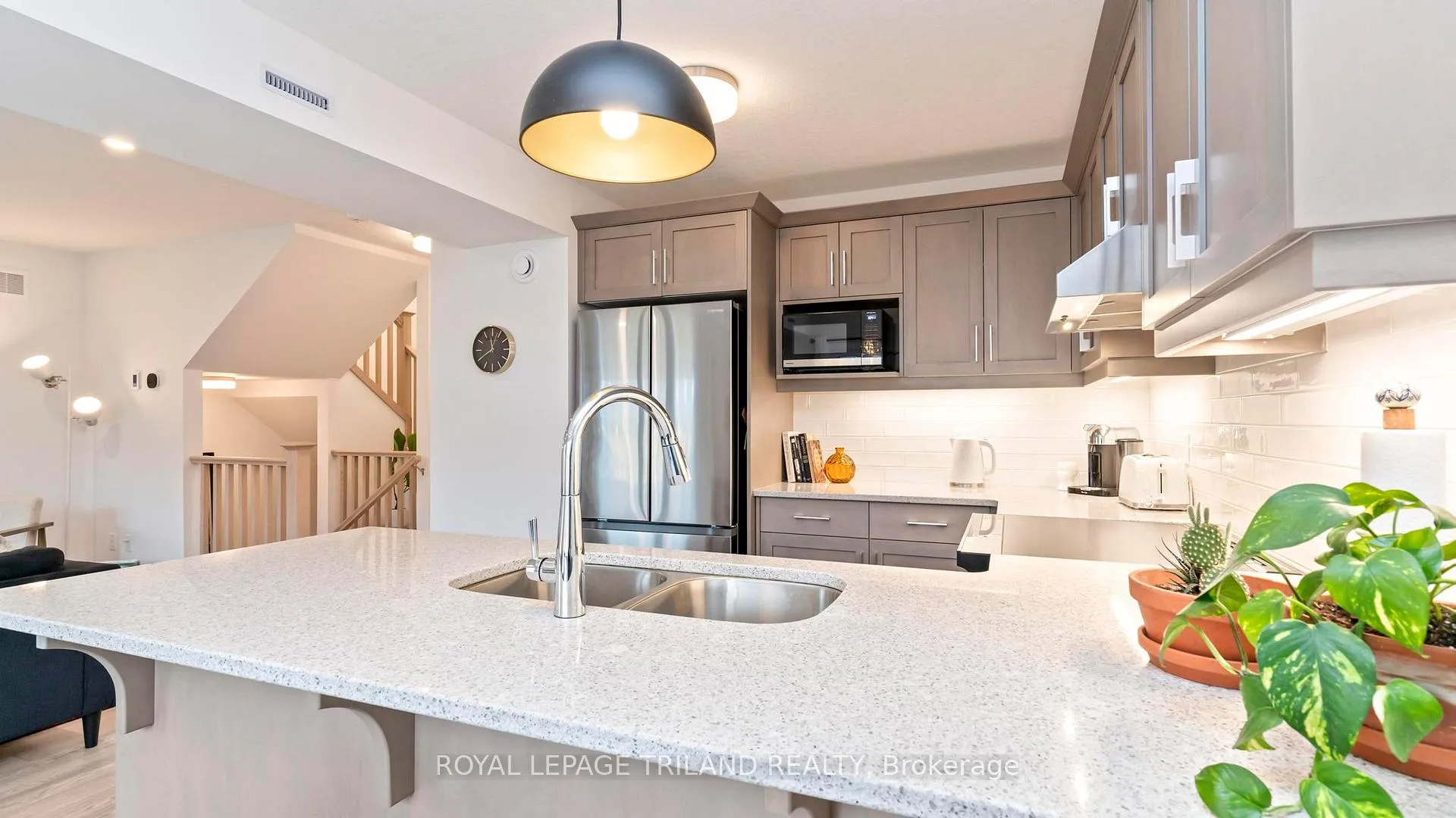 Photo 13 of 146 Renaissance Drive, St. Thomas — HOMEH