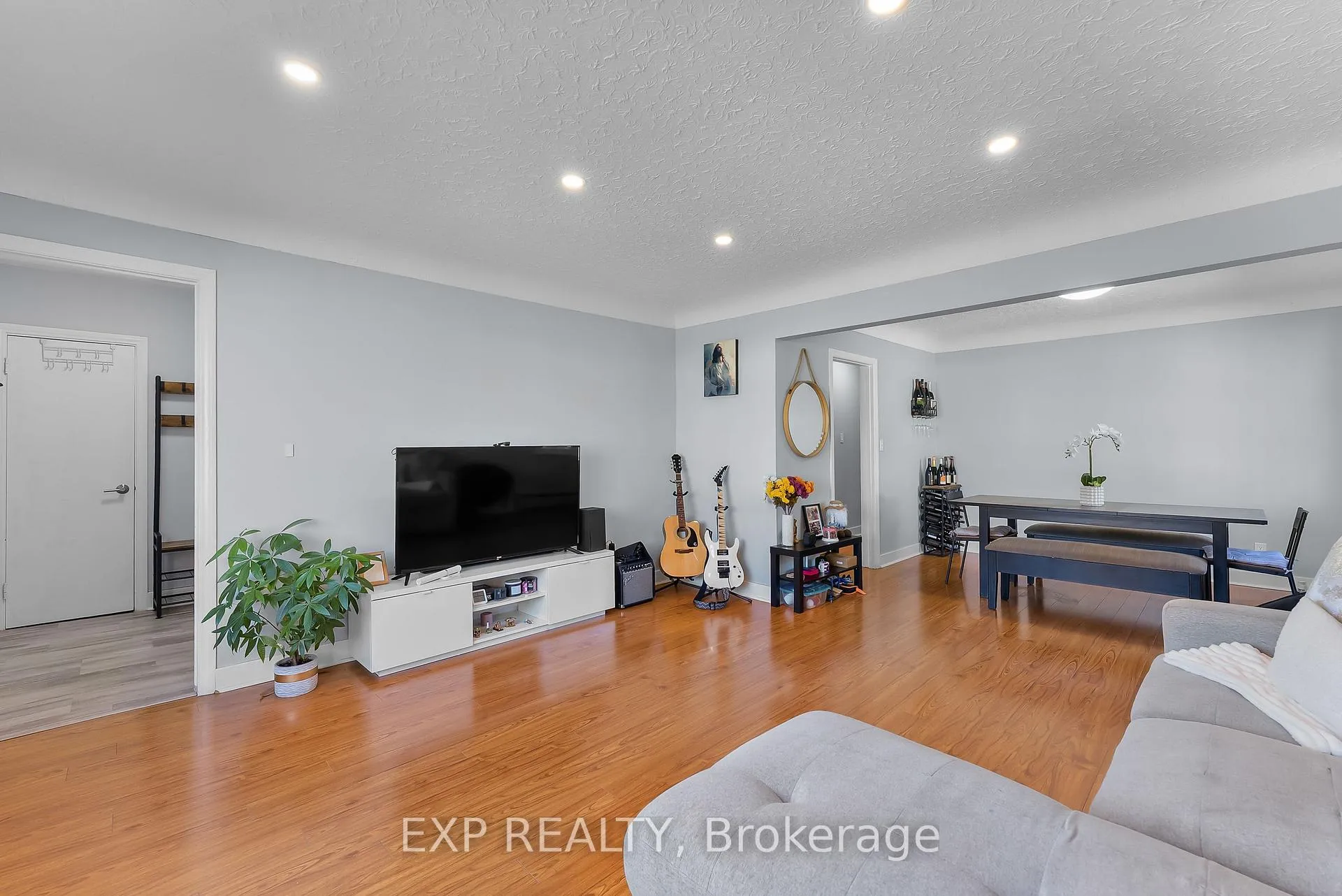 Photo 9 of 6 Hallcrest Avenue, St. Catharines, Vine/Linwell — HOMEH