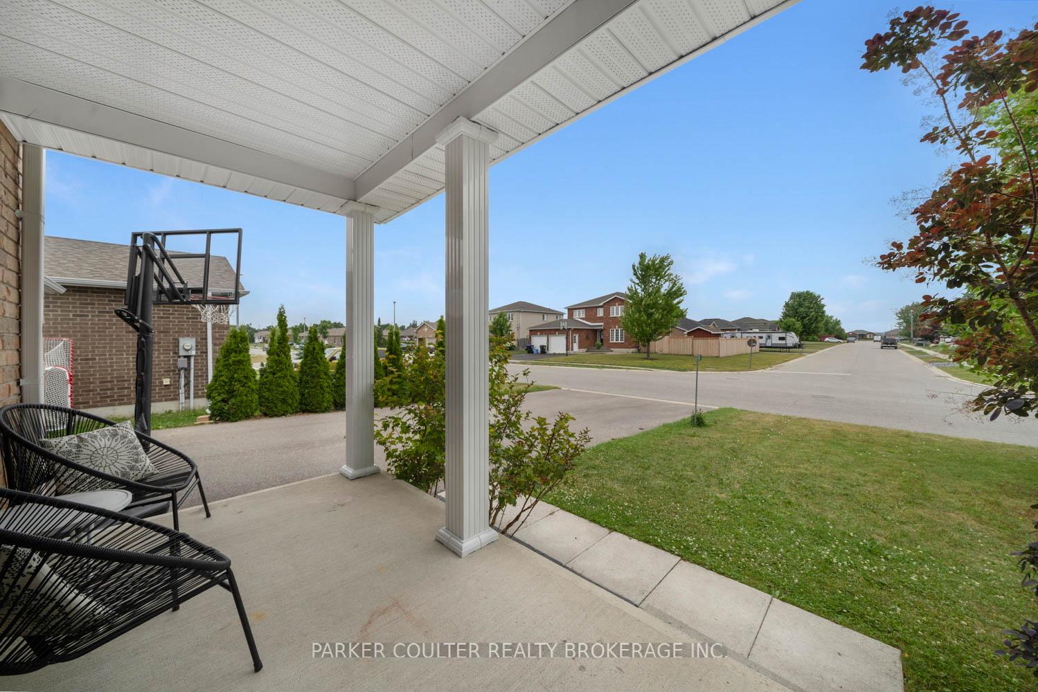 Photo 6 of 52 Nash Avenue, Springwater, Elmvale — HOMEH