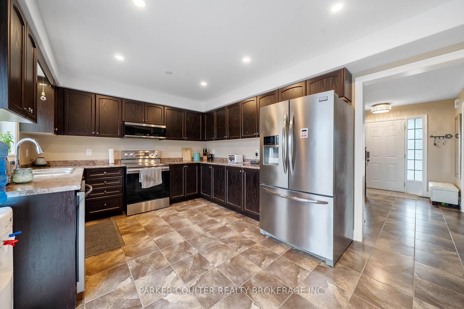 Photo 8 of 52 Nash Avenue, Springwater, Elmvale — HOMEH
