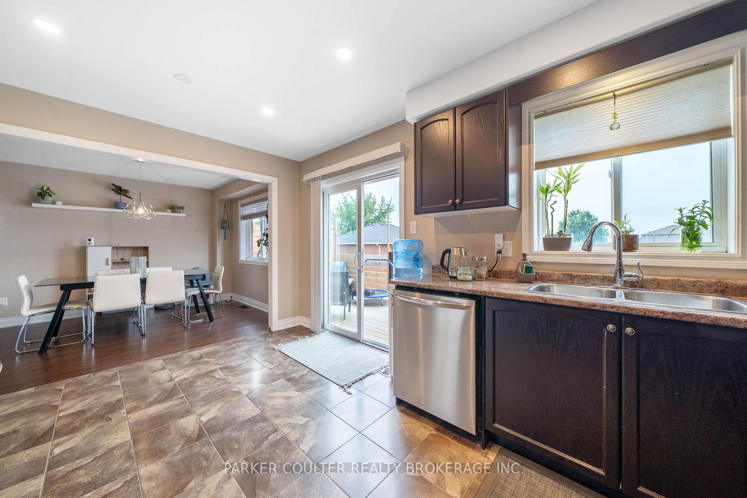 Photo 12 of 52 Nash Avenue, Springwater, Elmvale — HOMEH