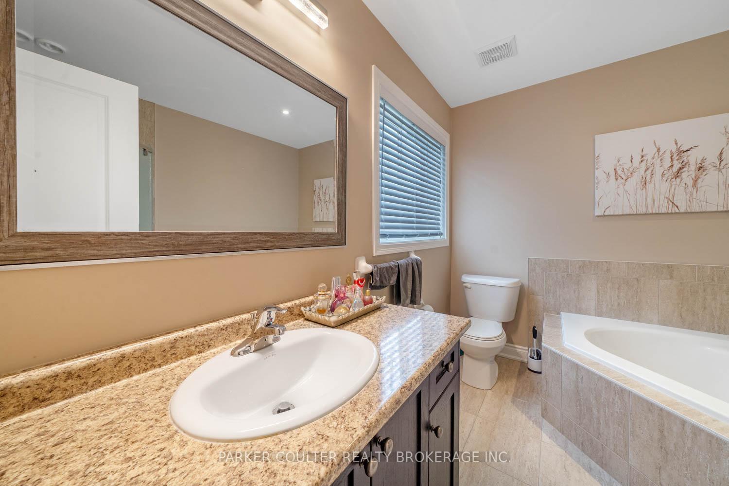 Photo 26 of 52 Nash Avenue, Springwater, Elmvale — HOMEH