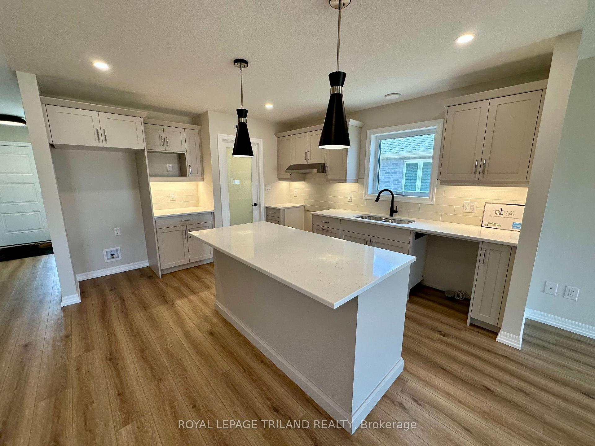 Photo 5 of 132 Styles Drive, St. Thomas — HOMEH