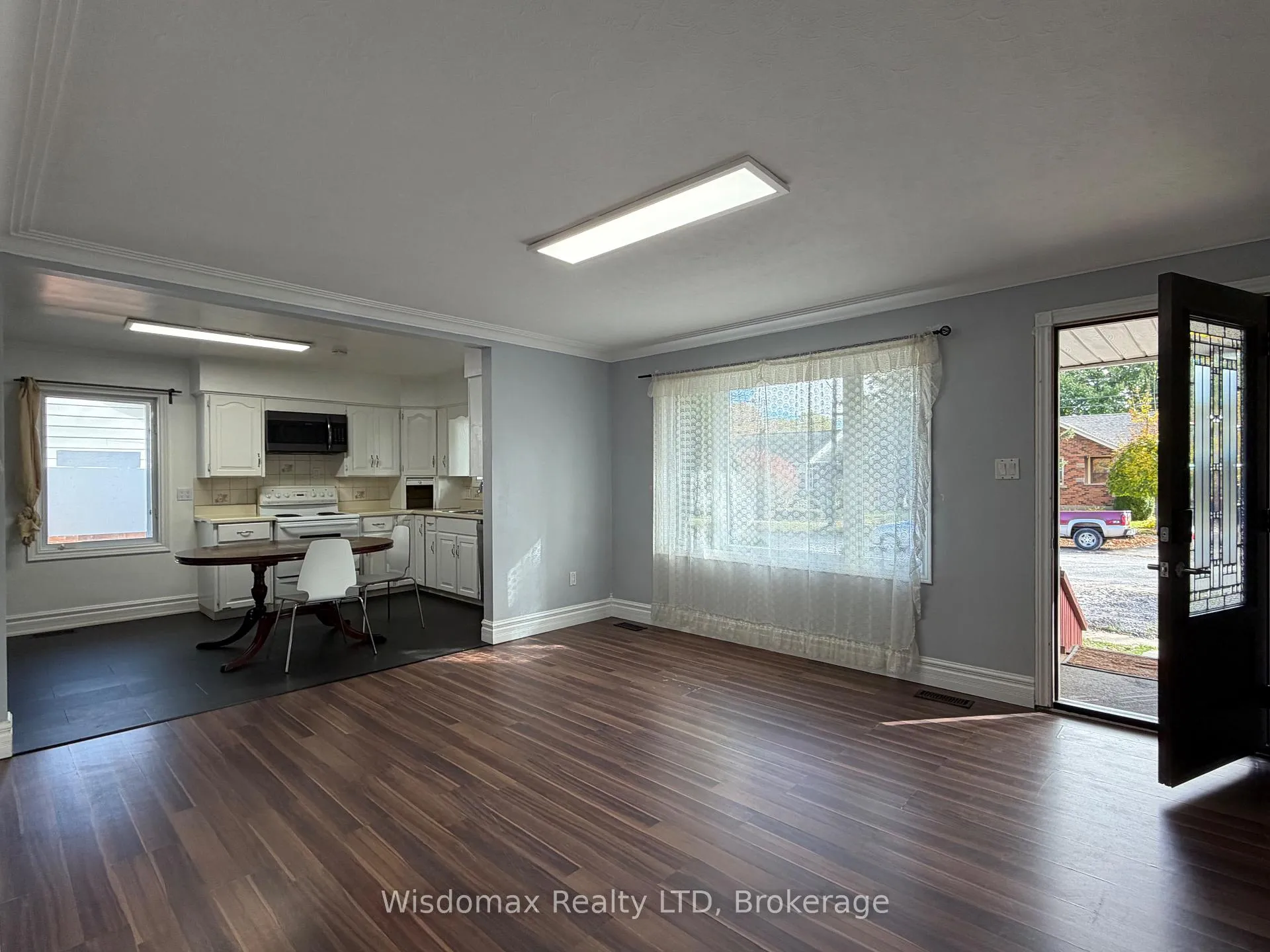 Photo 7 of 25 Ted Street, St. Catharines, Fairview — HOMEH