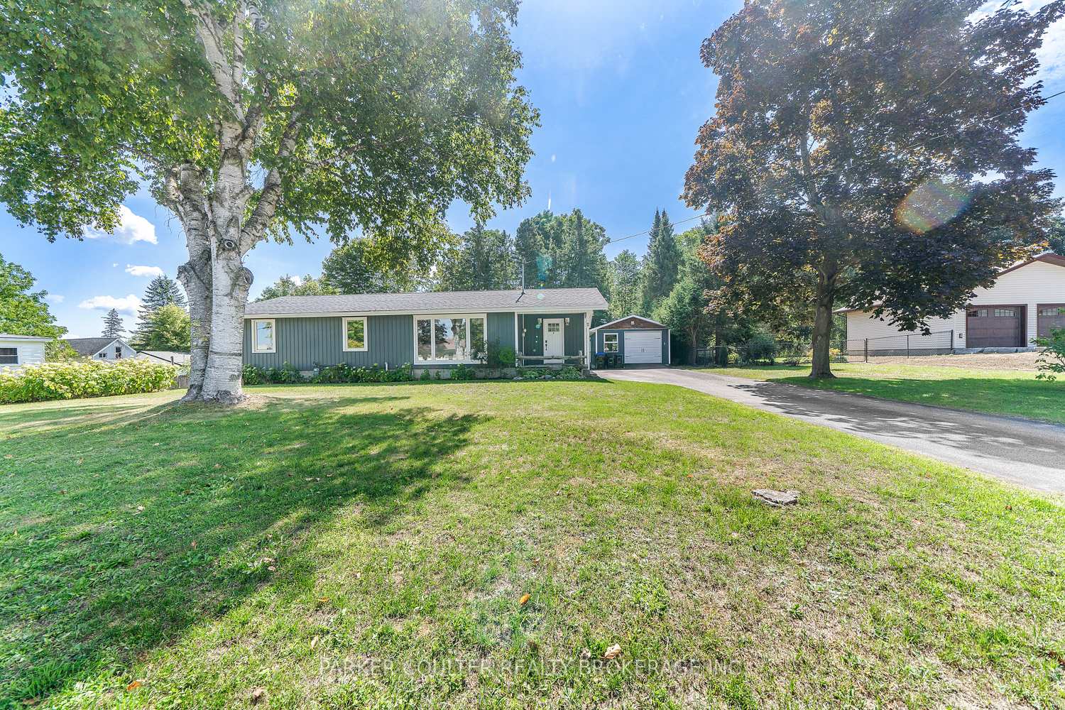 Photo 3 of 11 Albert Street E, Springwater, Hillsdale — HOMEH