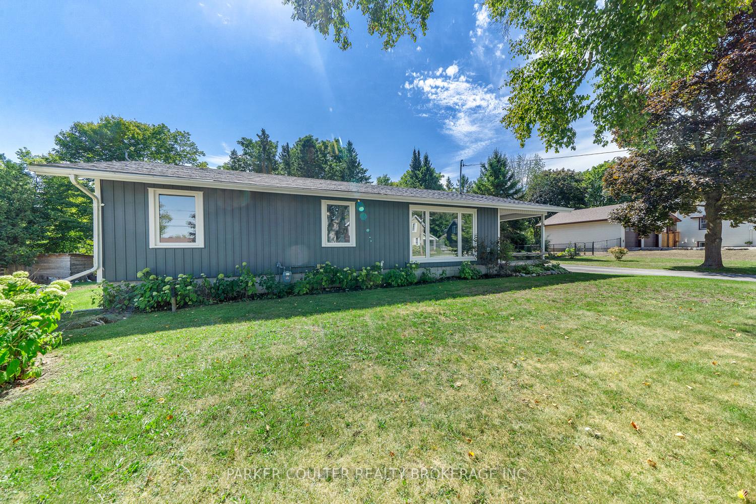 Photo 4 of 11 Albert Street E, Springwater, Hillsdale — HOMEH