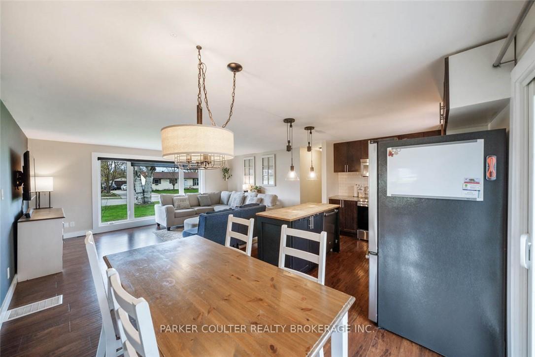 Photo 10 of 11 Albert Street E, Springwater, Hillsdale — HOMEH
