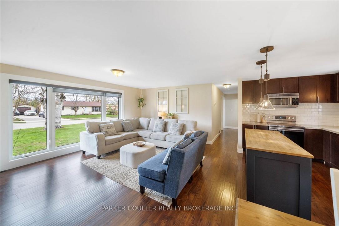 Photo 11 of 11 Albert Street E, Springwater, Hillsdale — HOMEH