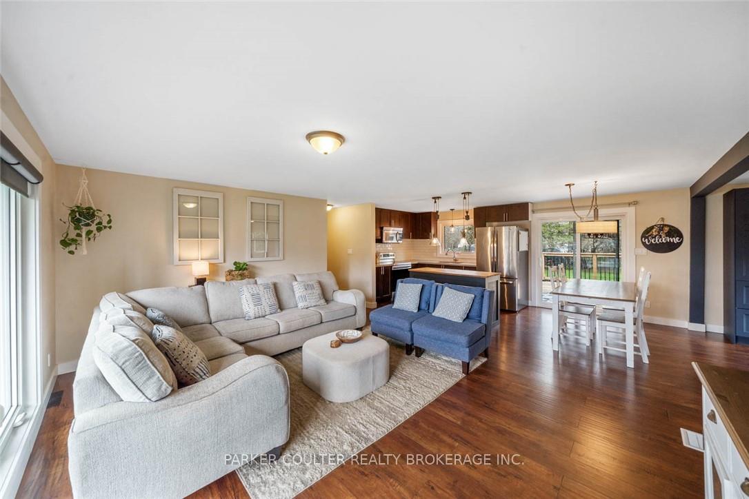 Photo 12 of 11 Albert Street E, Springwater, Hillsdale — HOMEH