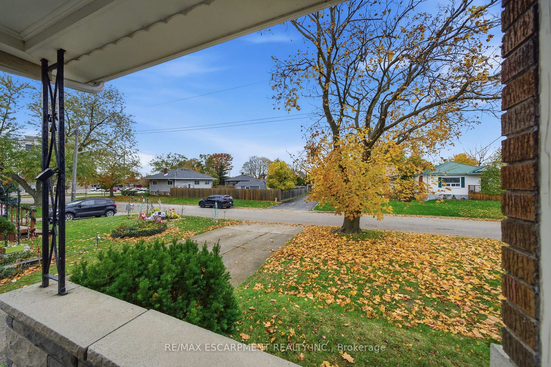 Photo 6 of 8 Fawell Avenue, St. Catharines, Grapeview — HOMEH